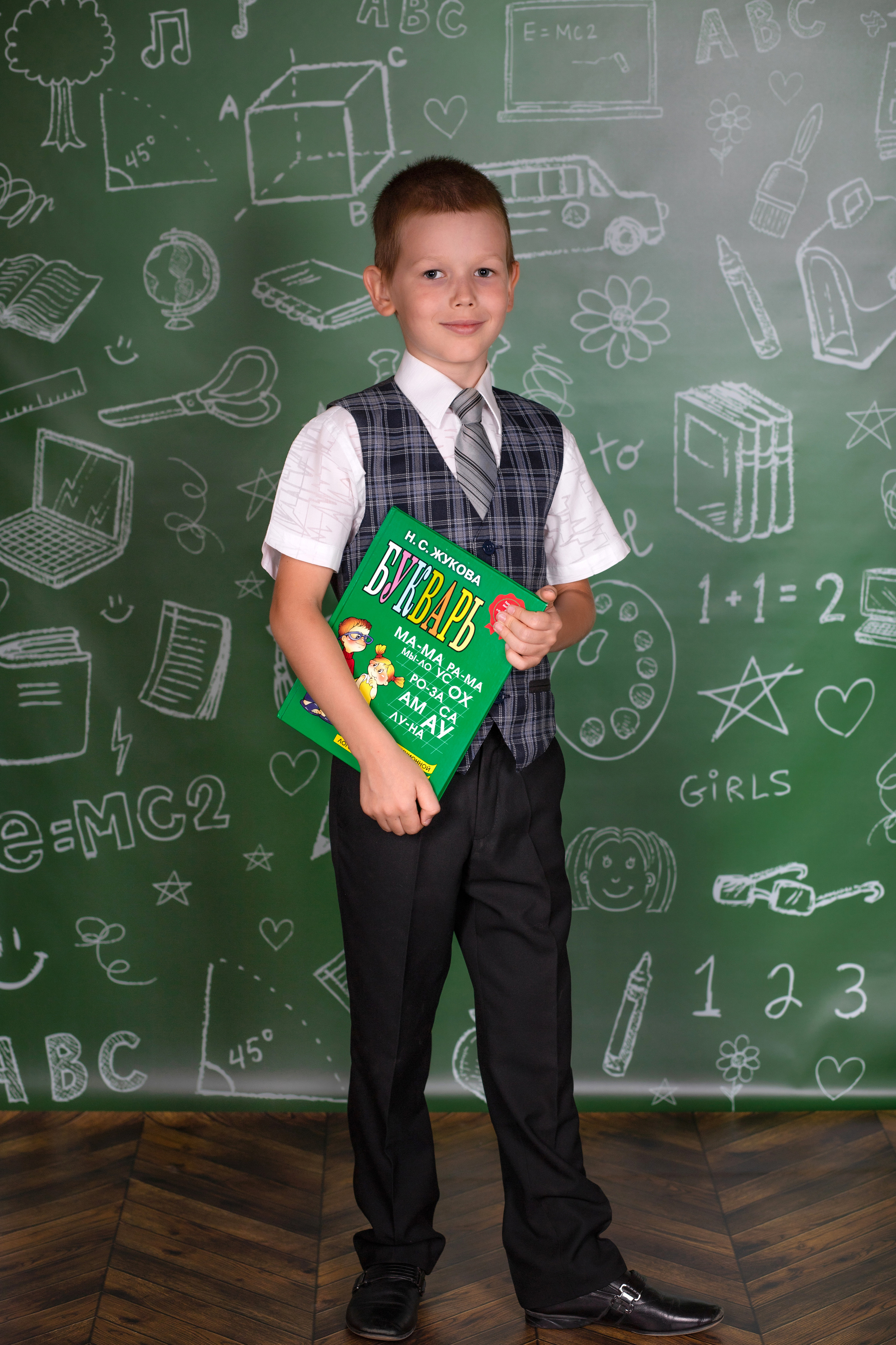 В студии Мини 1 класс. Семейный и детский фотограф в Краснодаре Ирина Лаврецкая