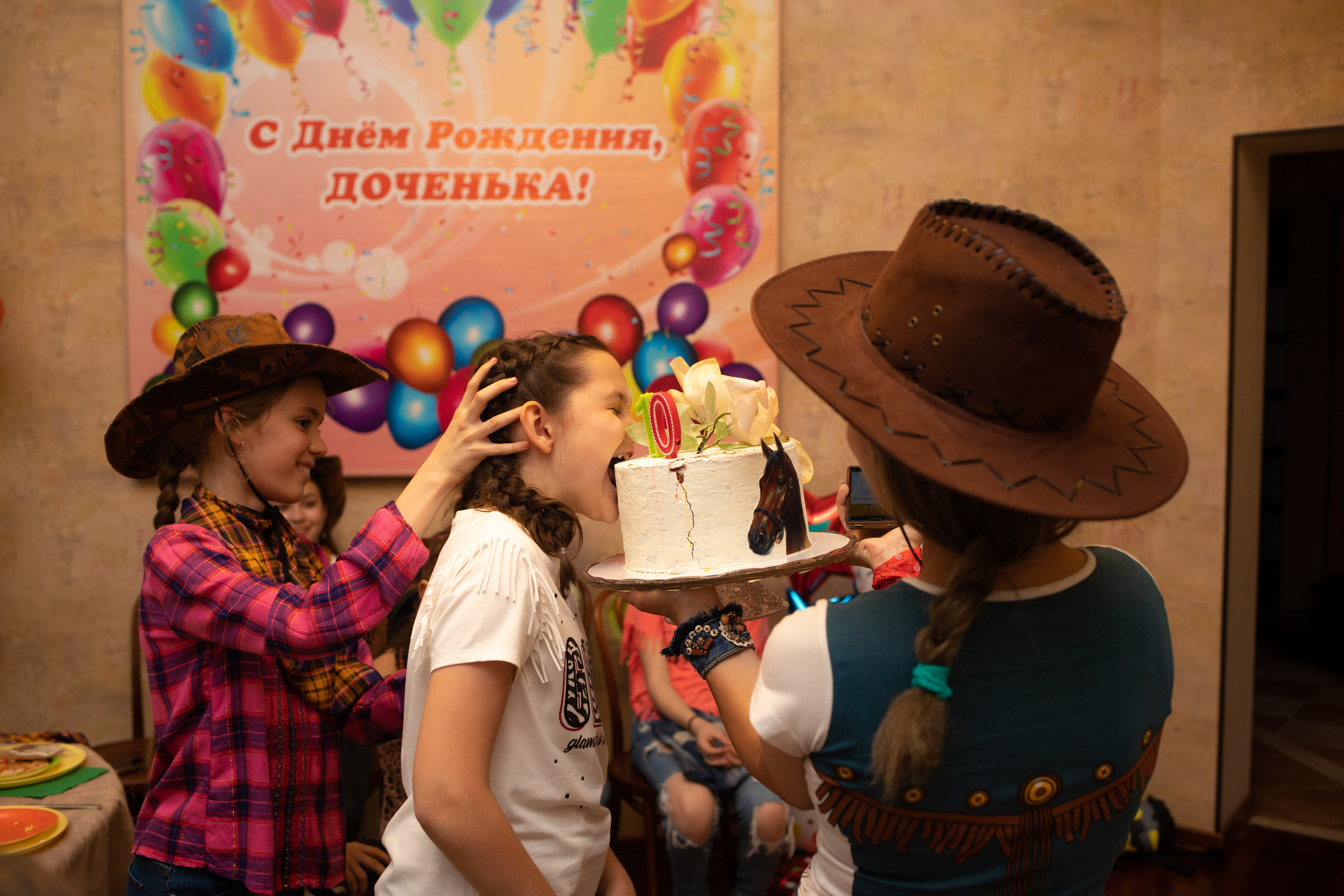 Детский день рождения. Домашний репортаж. Семейный и детский фотограф в Краснодаре Ирина Лаврецкая
