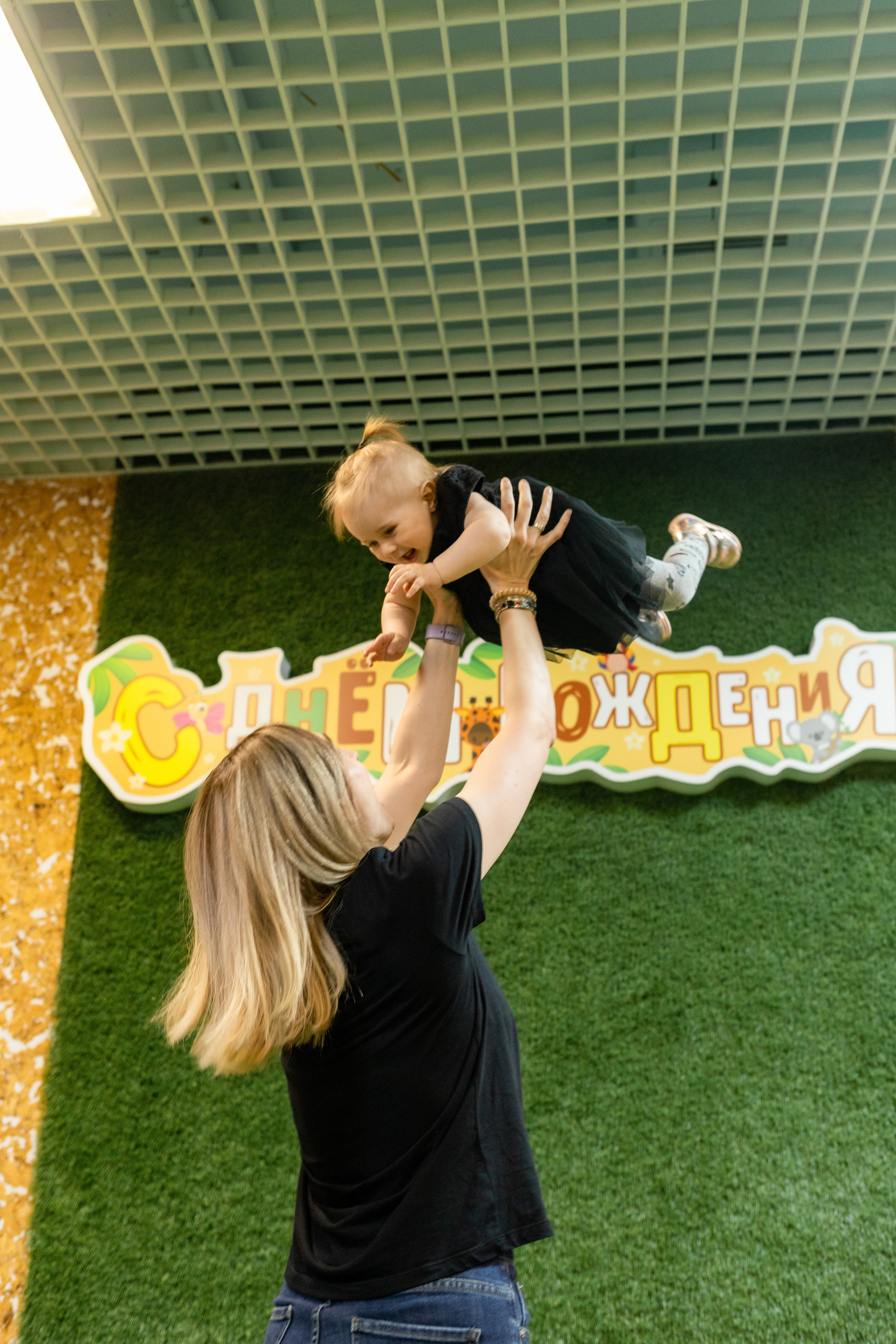 Детский день рождения в стиле Wendsday на площадке Playbery. Семейный и детский фотограф в Краснодаре Ирина Лаврецкая