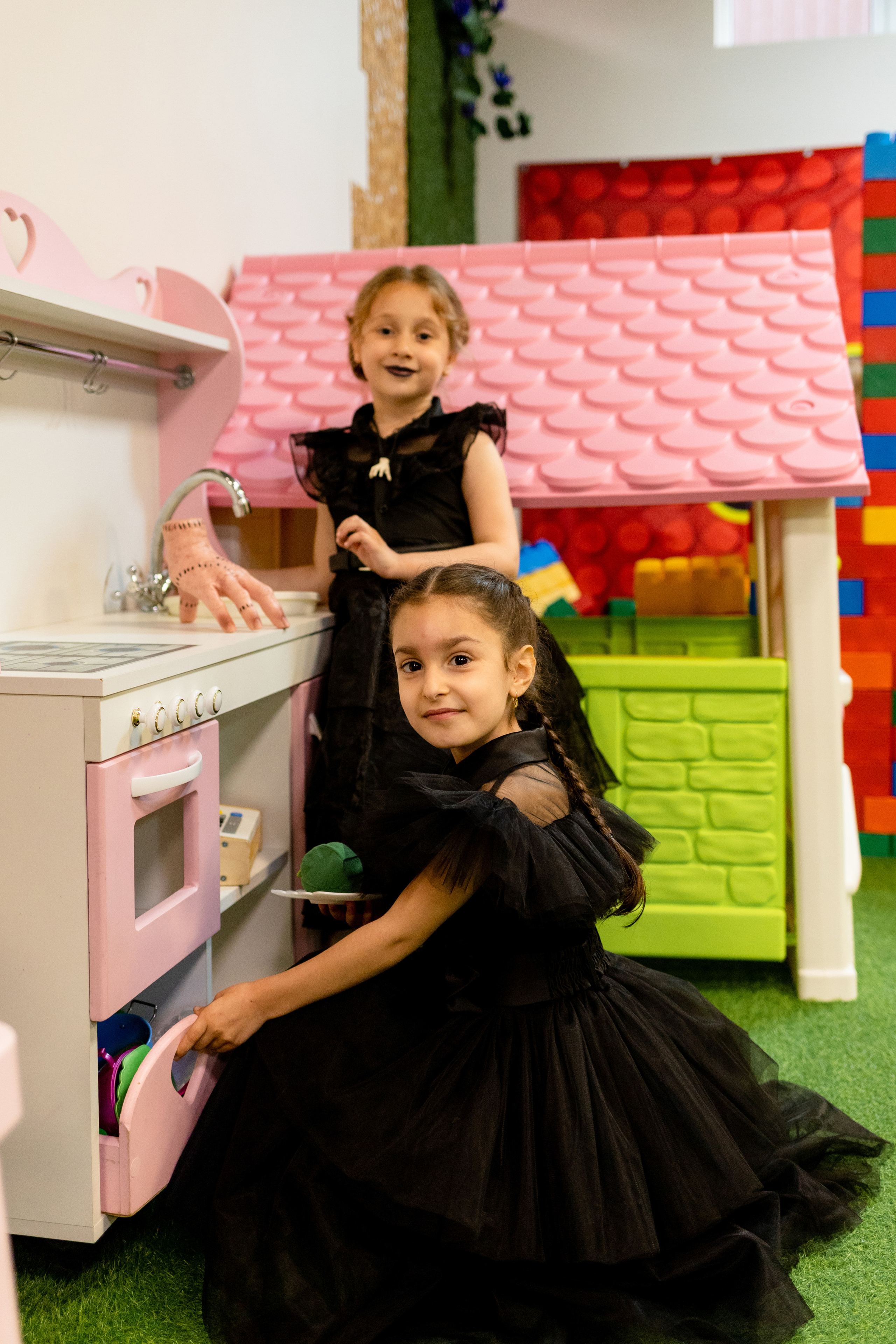 Детский день рождения в стиле Wendsday на площадке Playbery. Семейный и детский фотограф в Краснодаре Ирина Лаврецкая