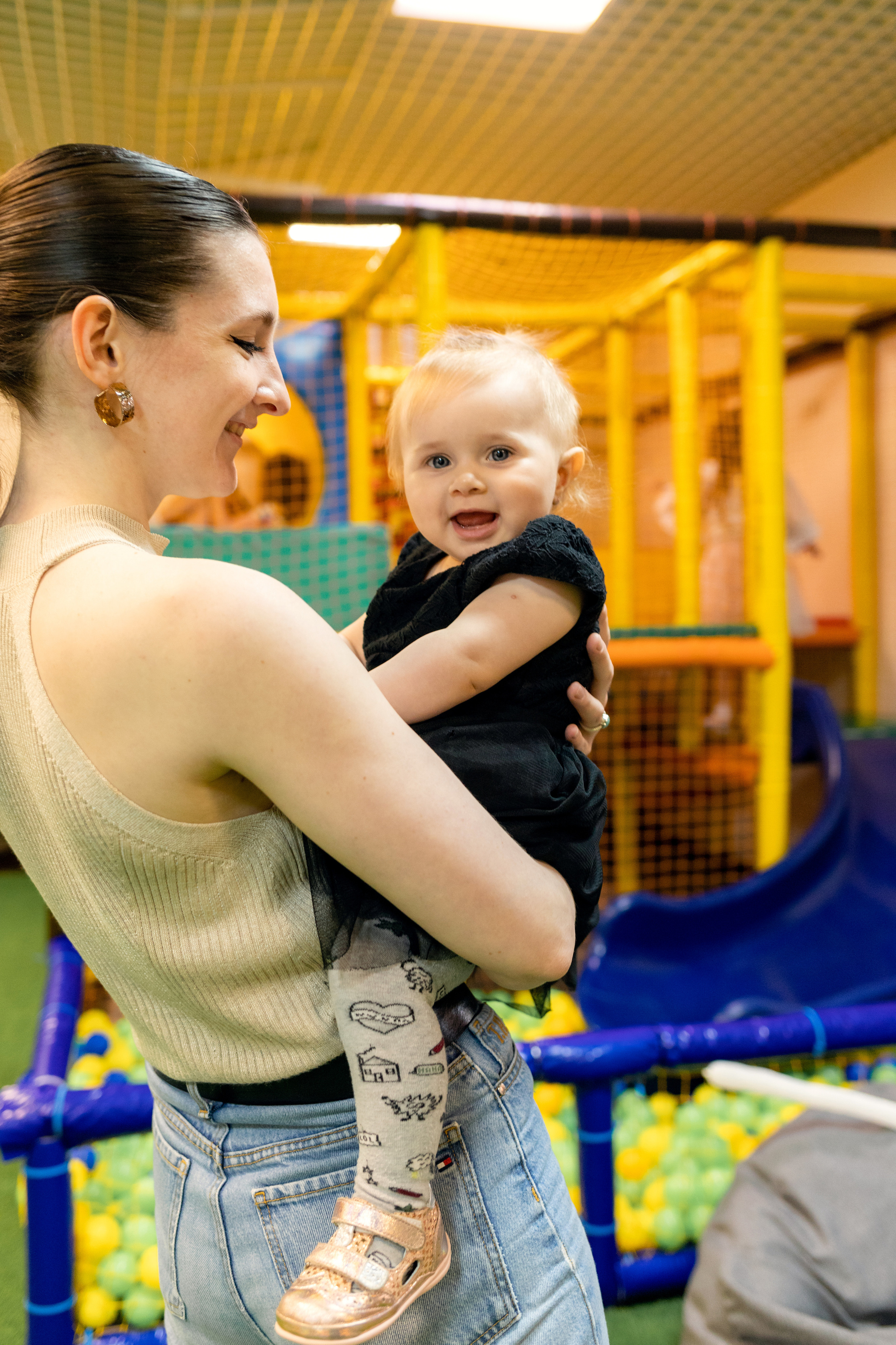Детский день рождения в стиле Wendsday на площадке Playbery. Семейный и детский фотограф в Краснодаре Ирина Лаврецкая