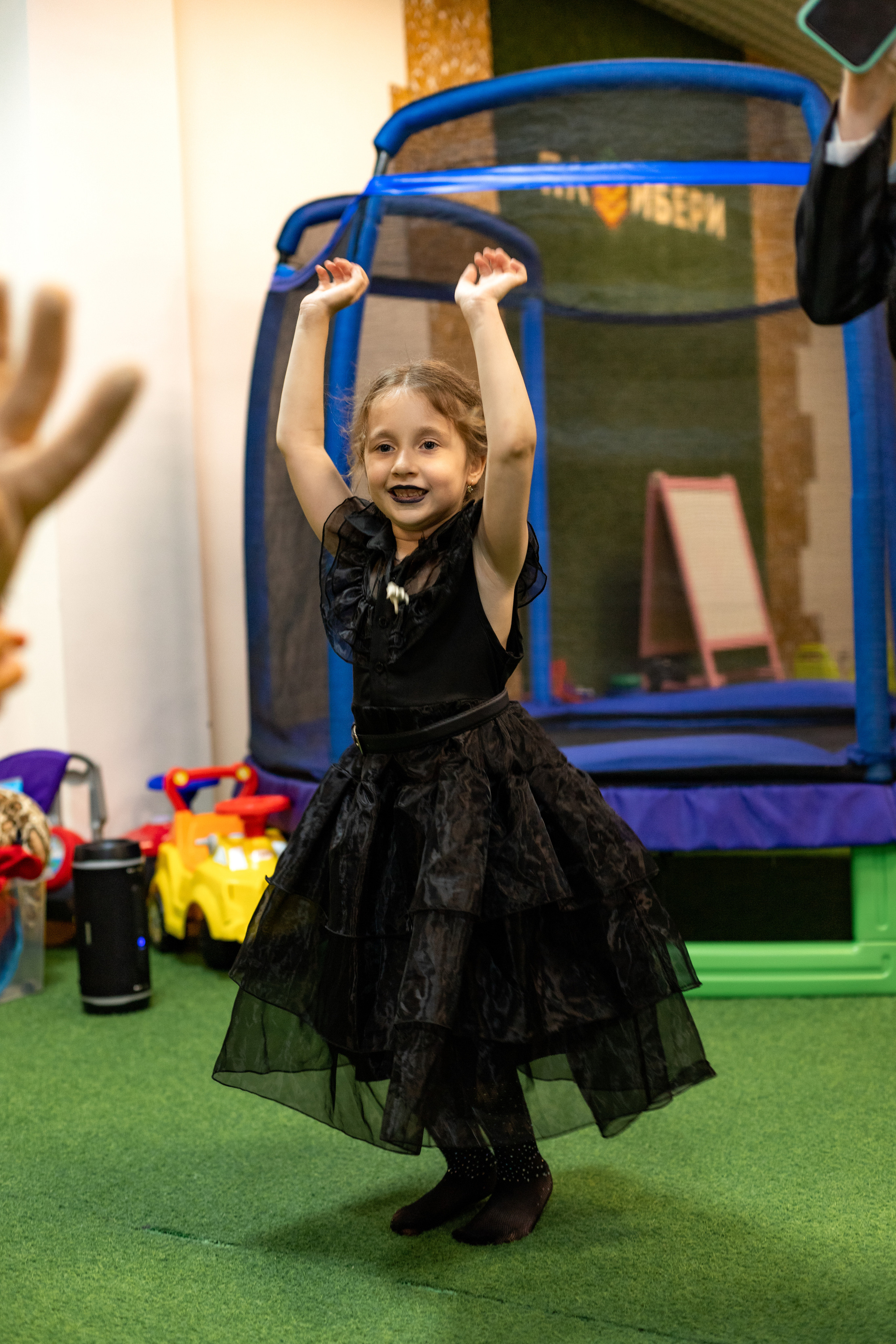 Детский день рождения в стиле Wendsday на площадке Playbery. Семейный и детский фотограф в Краснодаре Ирина Лаврецкая