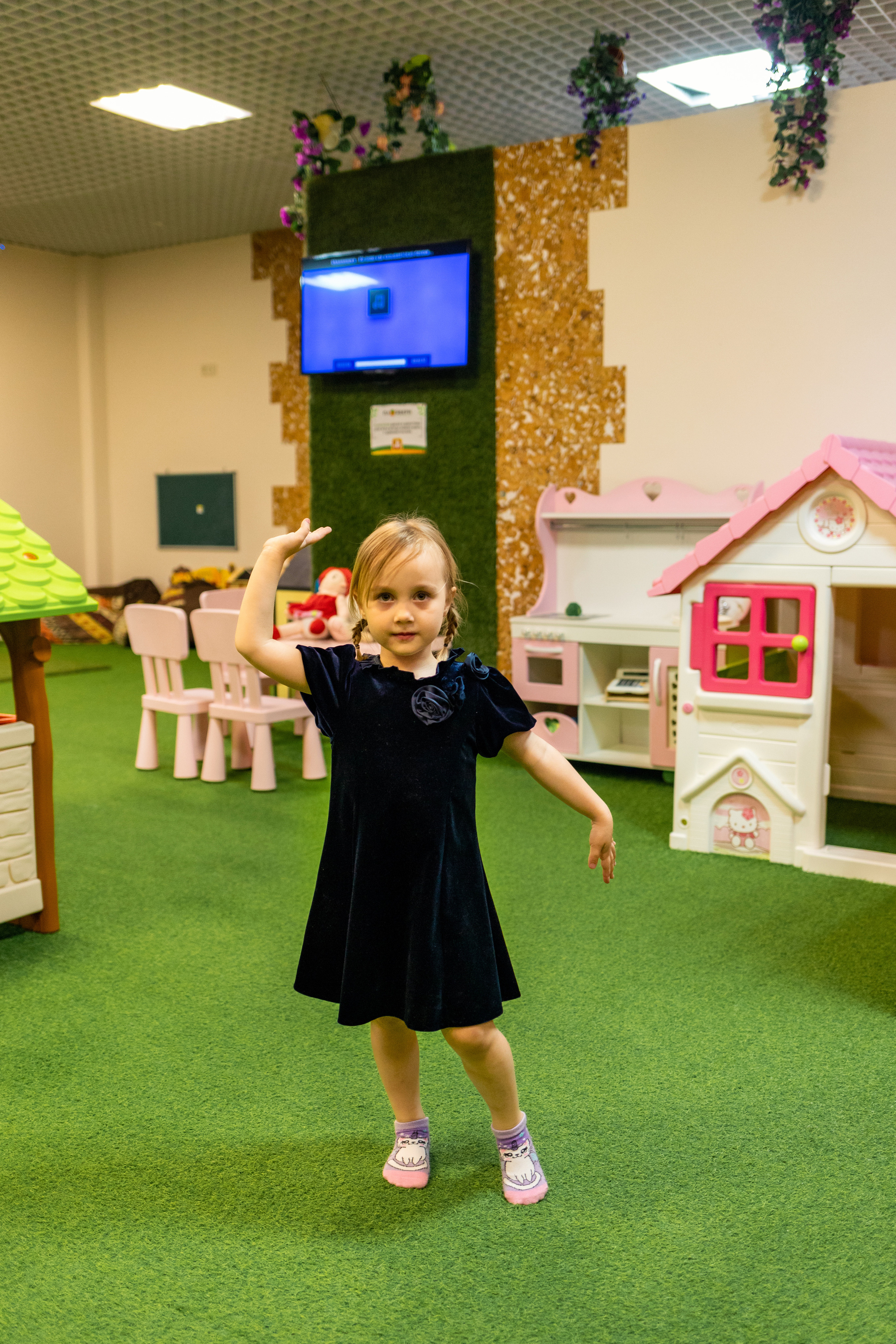 Детский день рождения в стиле Wendsday на площадке Playbery. Семейный и детский фотограф в Краснодаре Ирина Лаврецкая