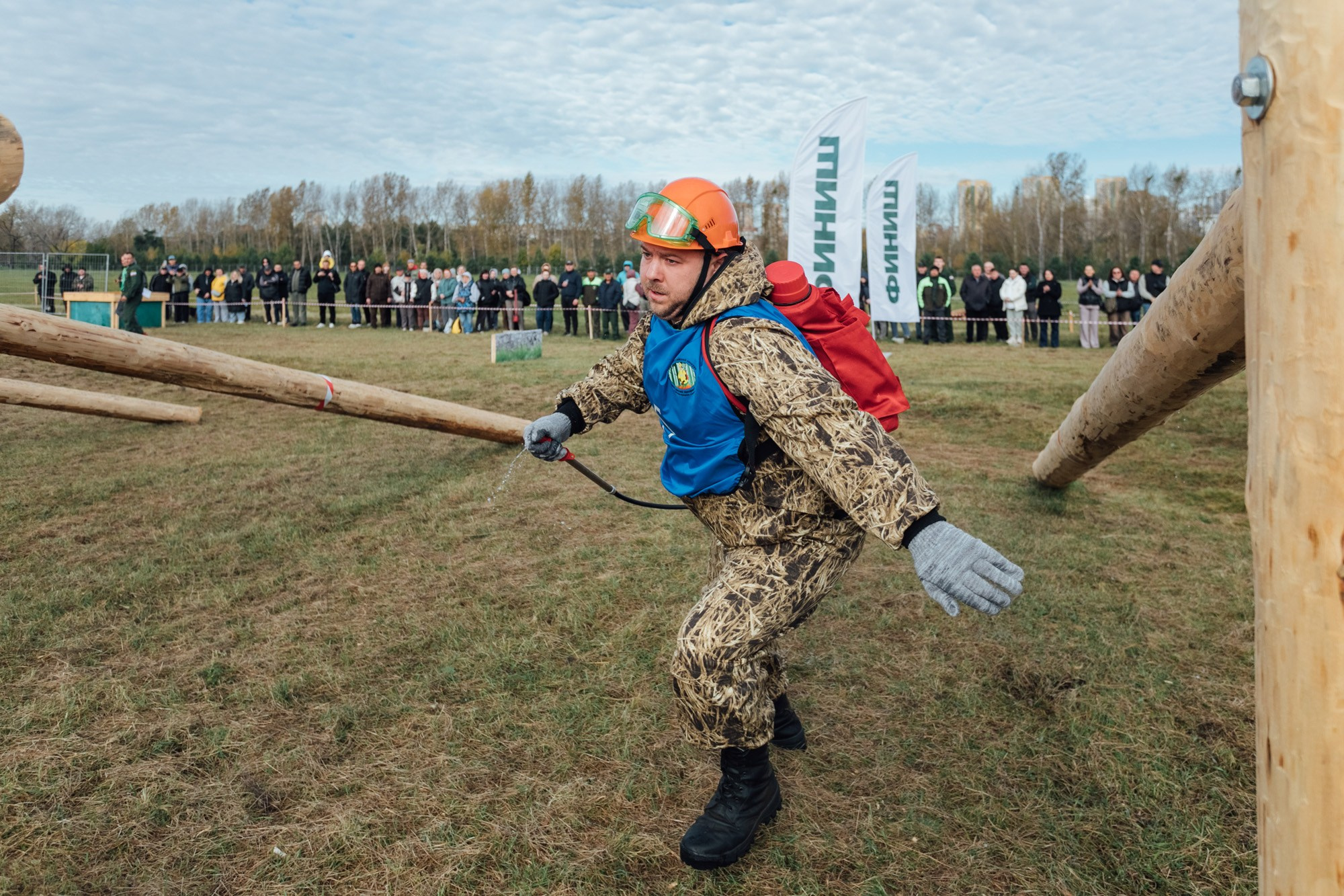 Соревнования «Лучший лесной пожарный» @ О. Татышев. Репортажный фотограф Максим Полянский. Москва, Санкт-Петербург, Красноярск