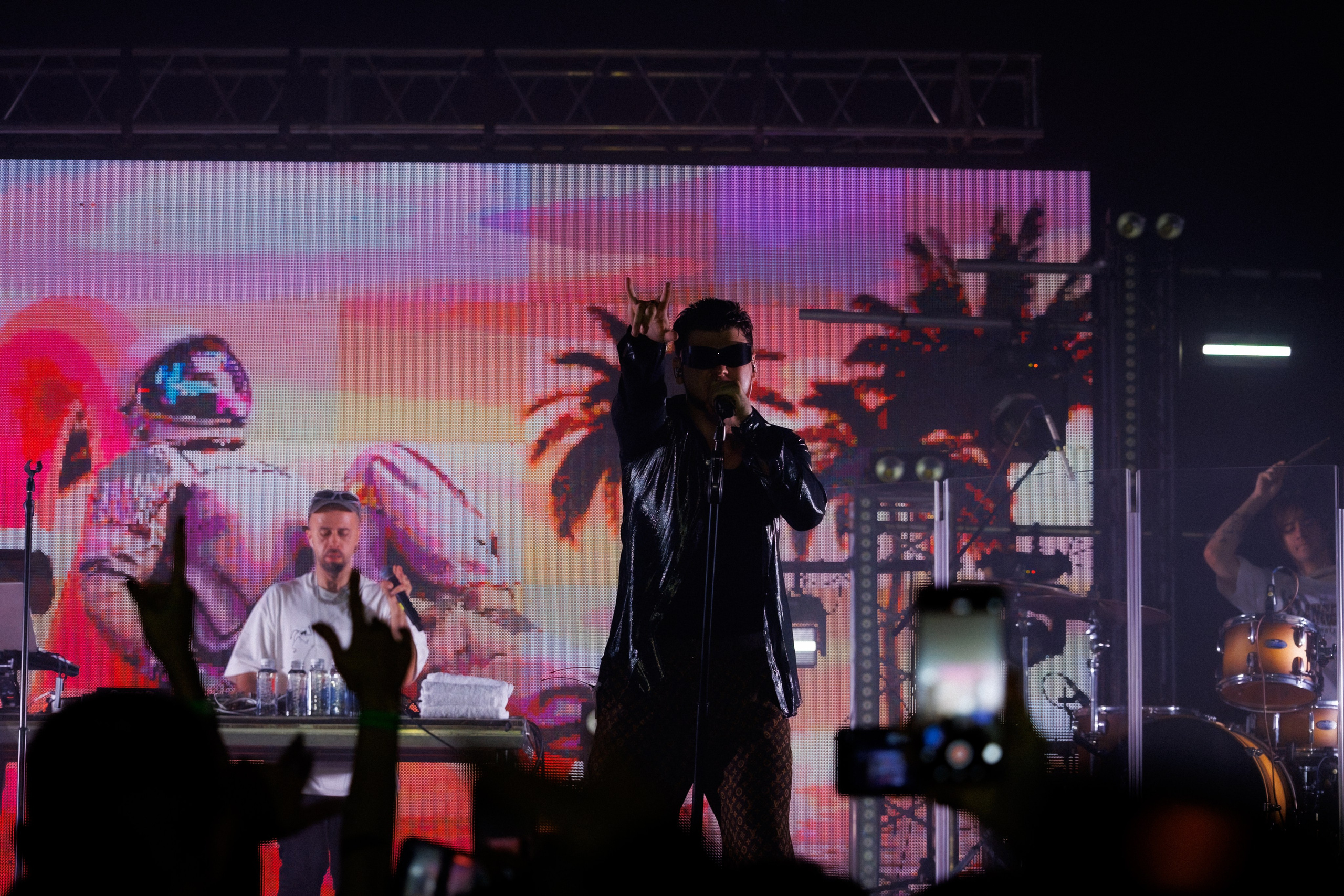 Фотоотчёт и репортаж с концерта группы GAYAZOV$ BROTHER$. Красильников Евгений — профессиональный фотограф в Ростове-на-Дону