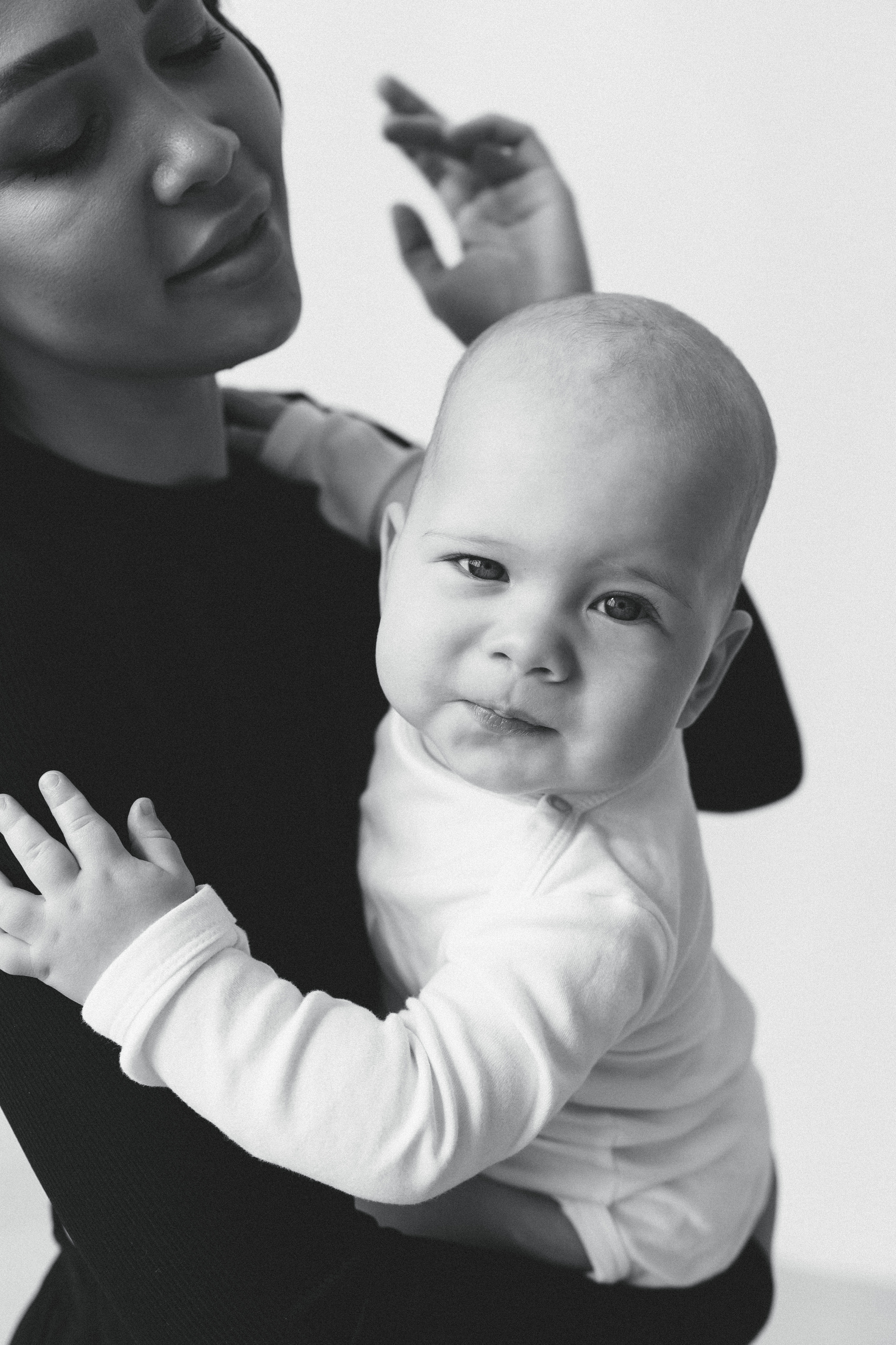 Лайфстайл.Минимализм.Студия.Подросшие малыши. Фотограф новорождённых Абакан Марина Дейнюк