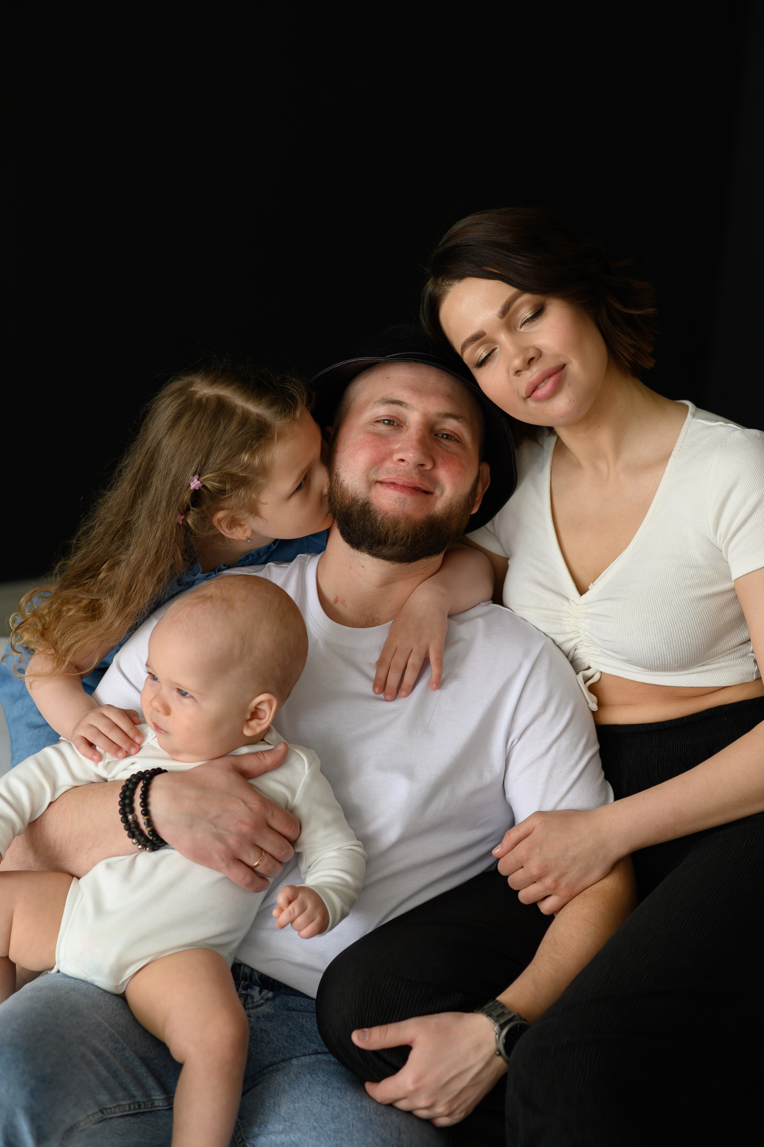 Лайфстайл.Минимализм.Студия.Подросшие малыши. Фотограф новорождённых Абакан Марина Дейнюк