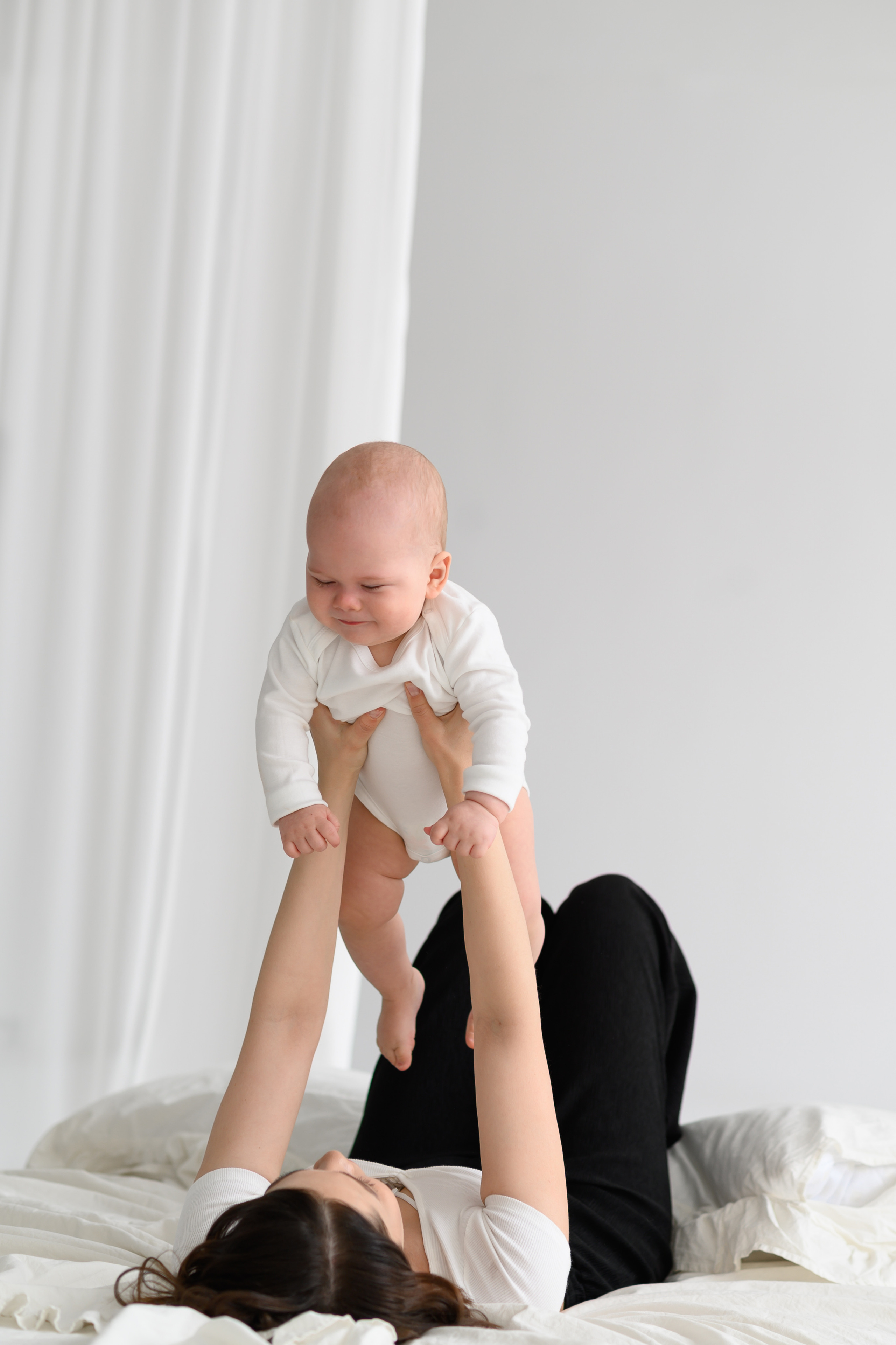 Стиль минимализм. Студийная серия. Фотограф новорождённых Абакан Марина Дейнюк