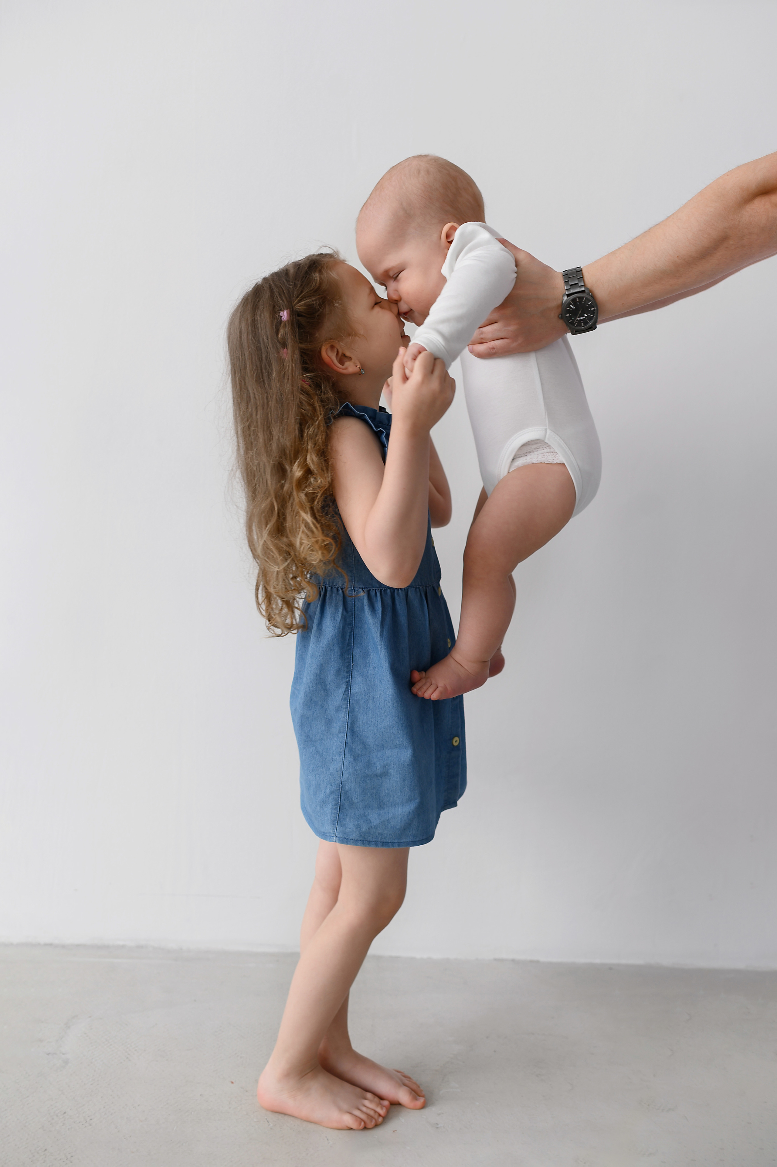 Стиль минимализм. Студийная серия. Фотограф новорождённых Абакан Марина Дейнюк
