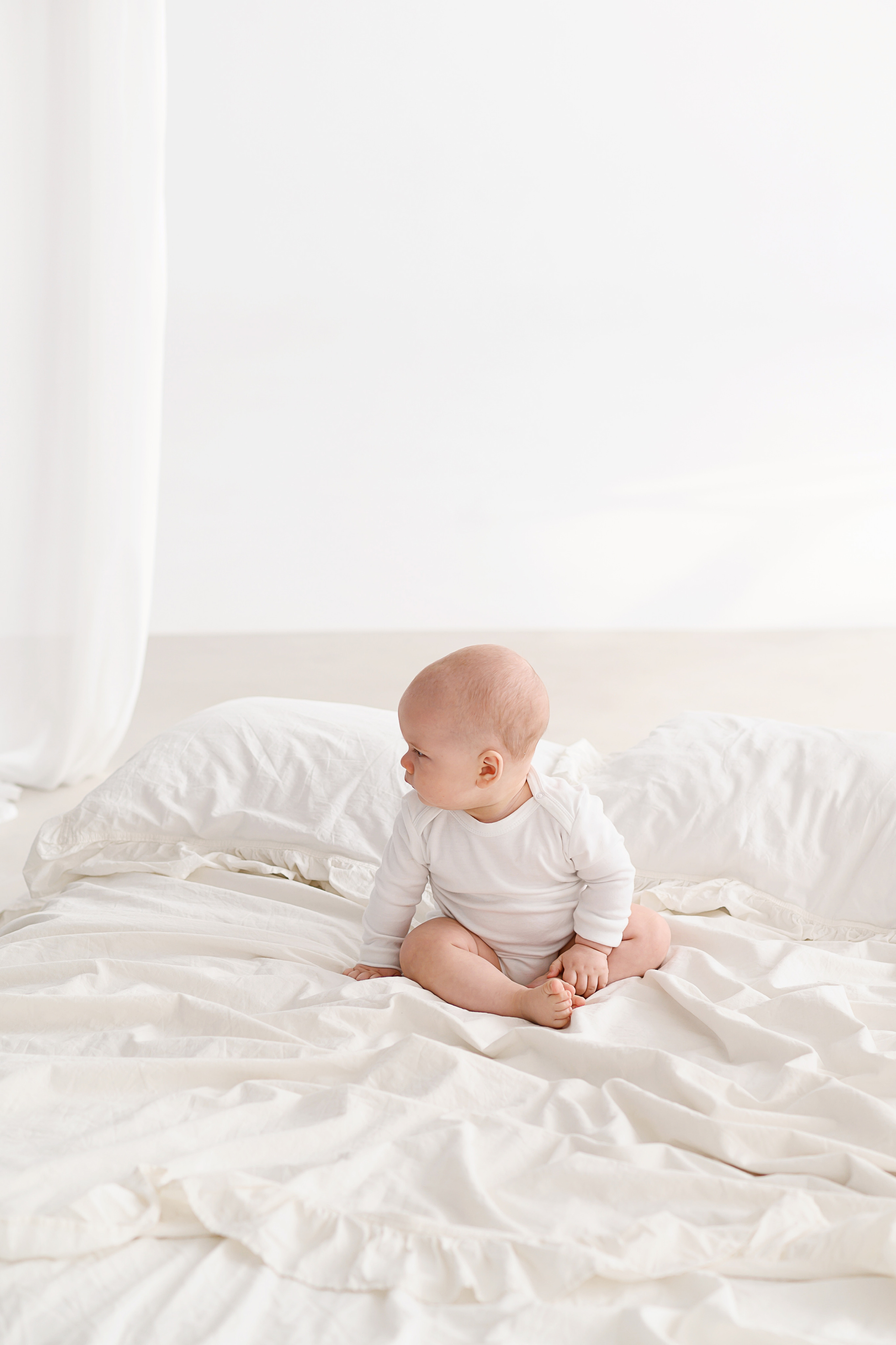 Лайфстайл.Минимализм.Студия.Подросшие малыши. Фотограф новорождённых Абакан Марина Дейнюк