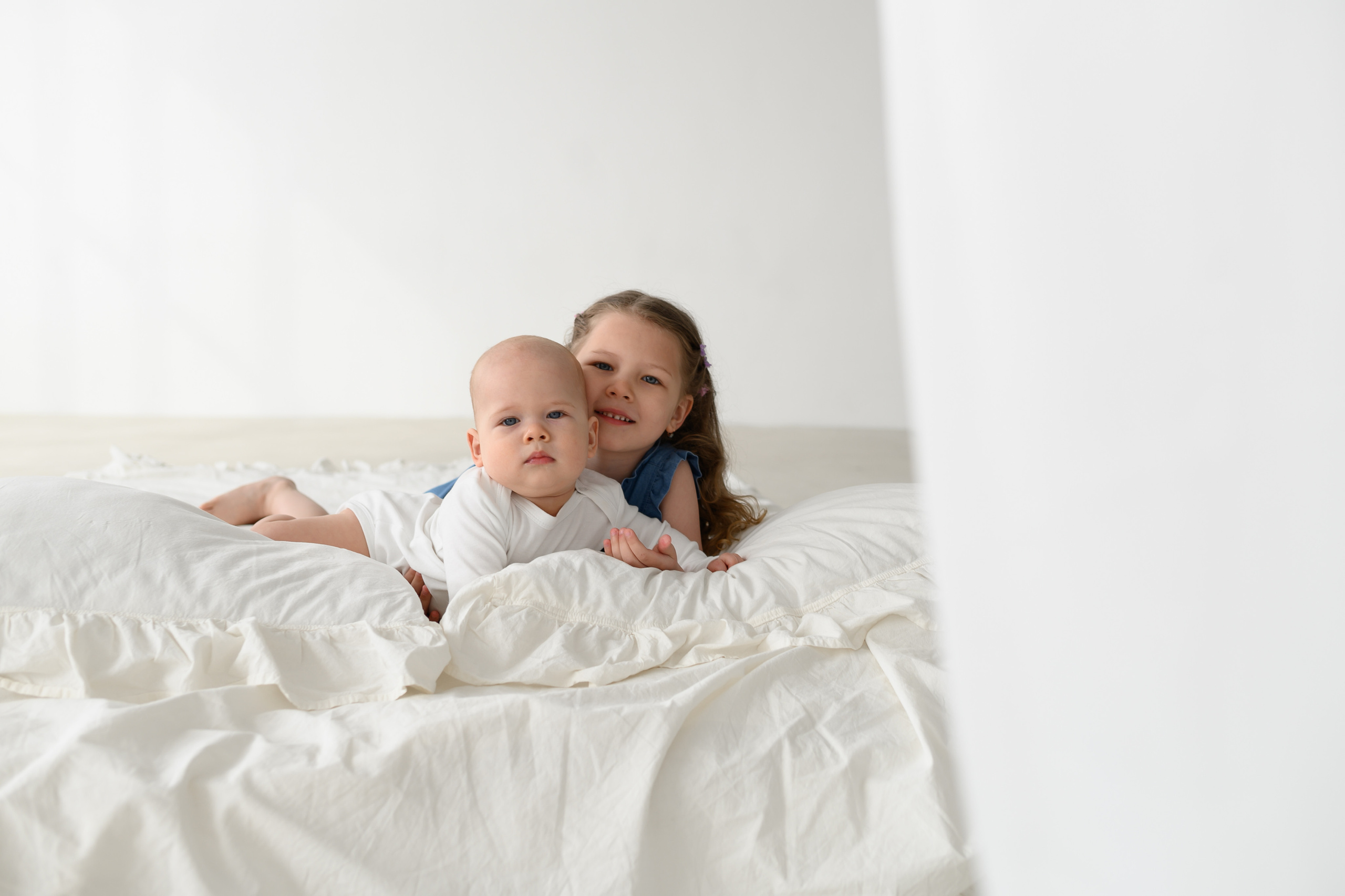 Стиль минимализм. Студийная серия. Фотограф новорождённых Абакан Марина Дейнюк