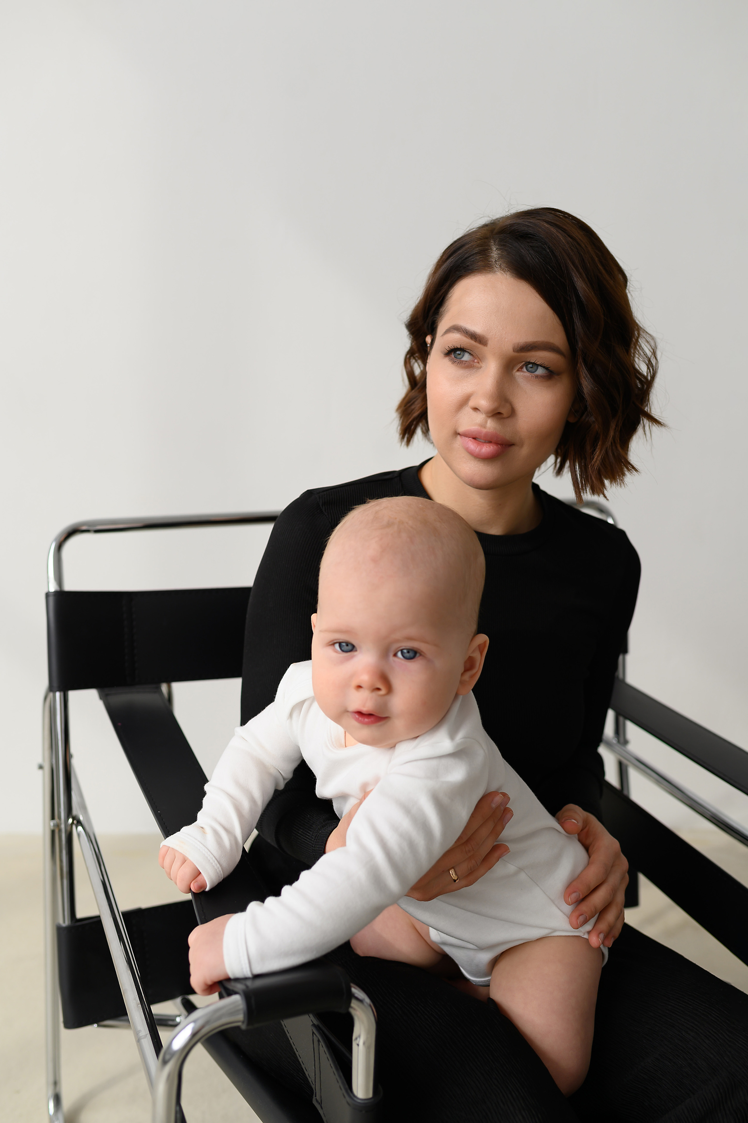 Лайфстайл.Минимализм.Студия.Подросшие малыши. Фотограф новорождённых Абакан Марина Дейнюк