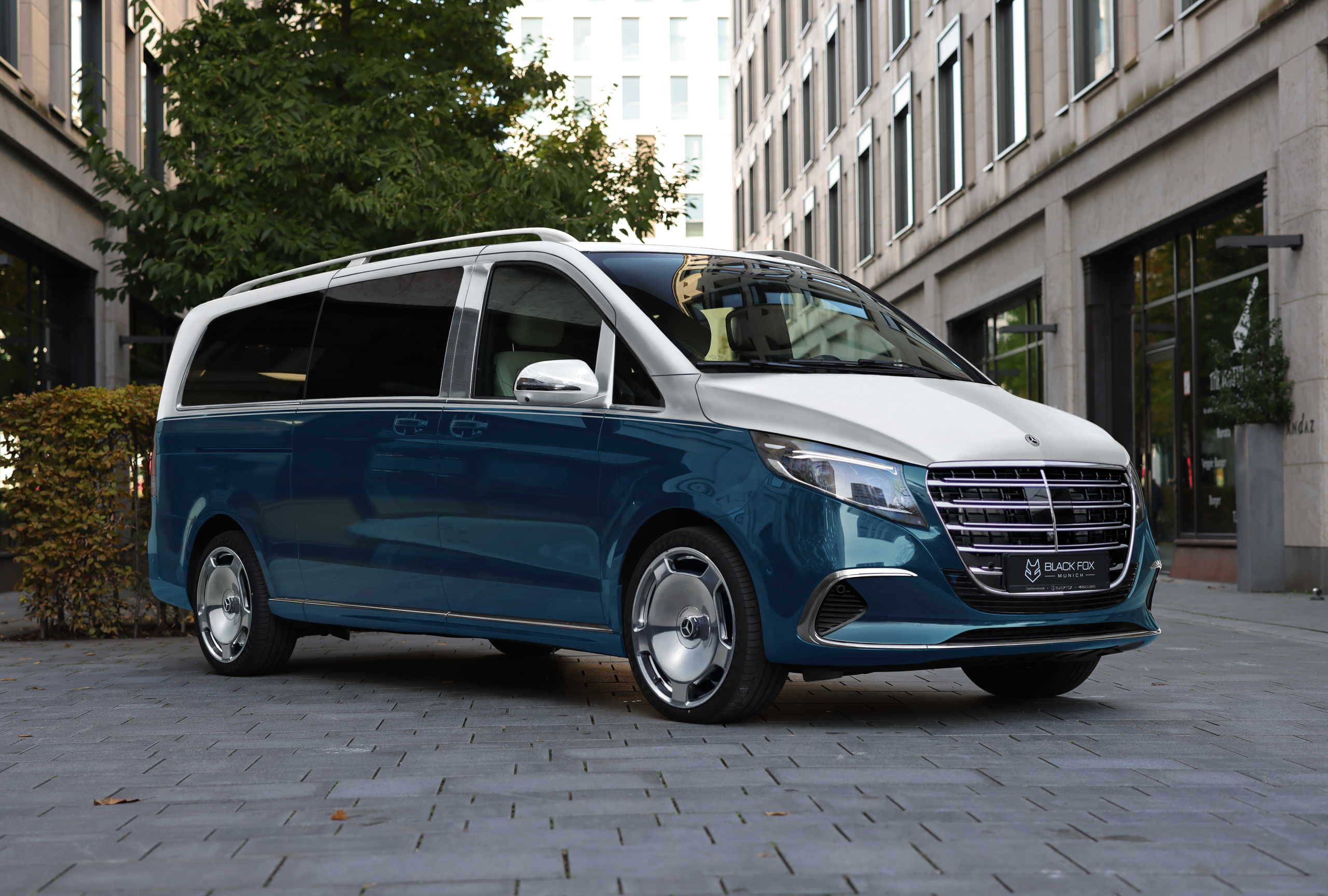 Styling Mercedes V-class. Design and refit of yachts and motorboats
