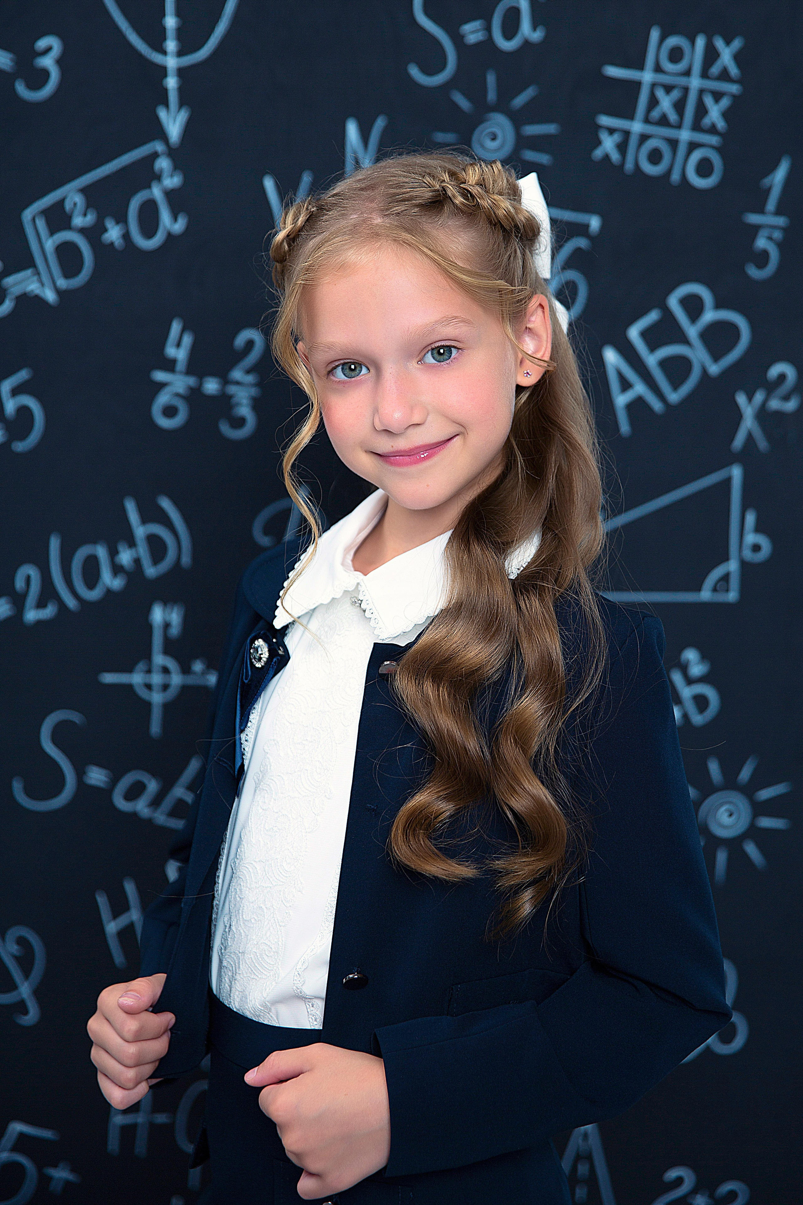 Индивидуальные фотосессии школьников. Детский школьный фотограф в Кемерово Зиновьева Екатерина