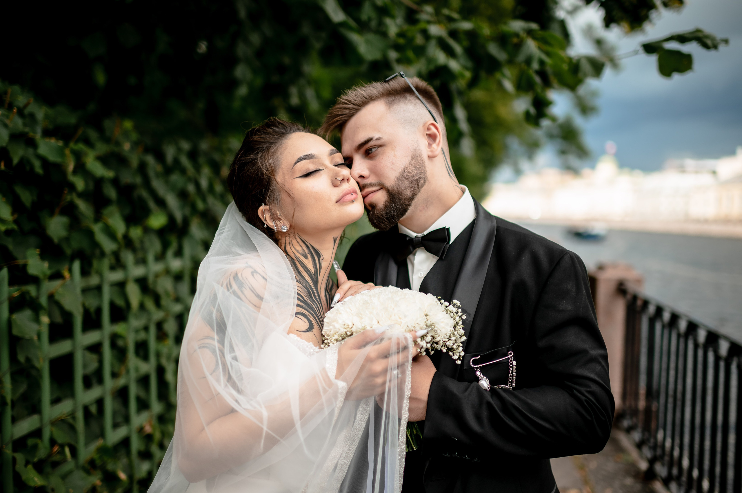 Диана и Евгений (маршрут № 1 в Питере: Исаакиевская площадь, красные маркизы Астории, набережная Мойки, Дворец Штиглица и Летний сад). Портретный, семейный и свадебный фотограф в Санкт-Петербурге и в Пушкине Ширяев Денис