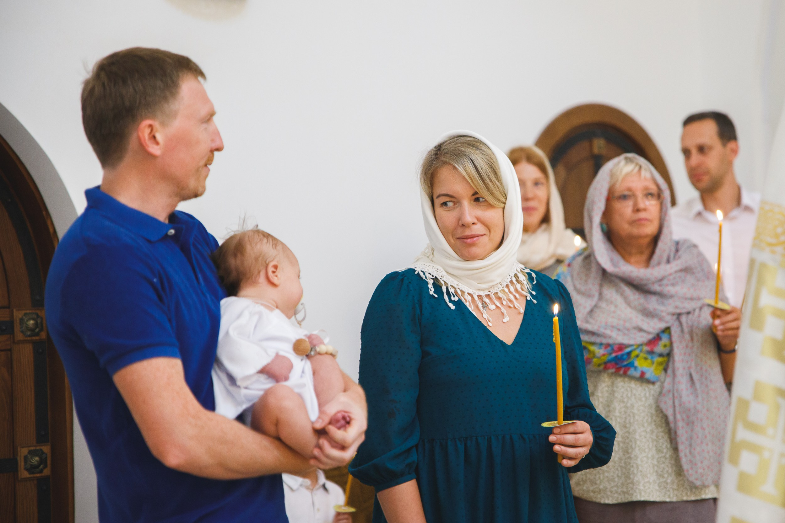 Фотосъемка крещения маленького мальчика в храме города Москвы. Семейный и школьный фотограф в Москве Анна Ткач