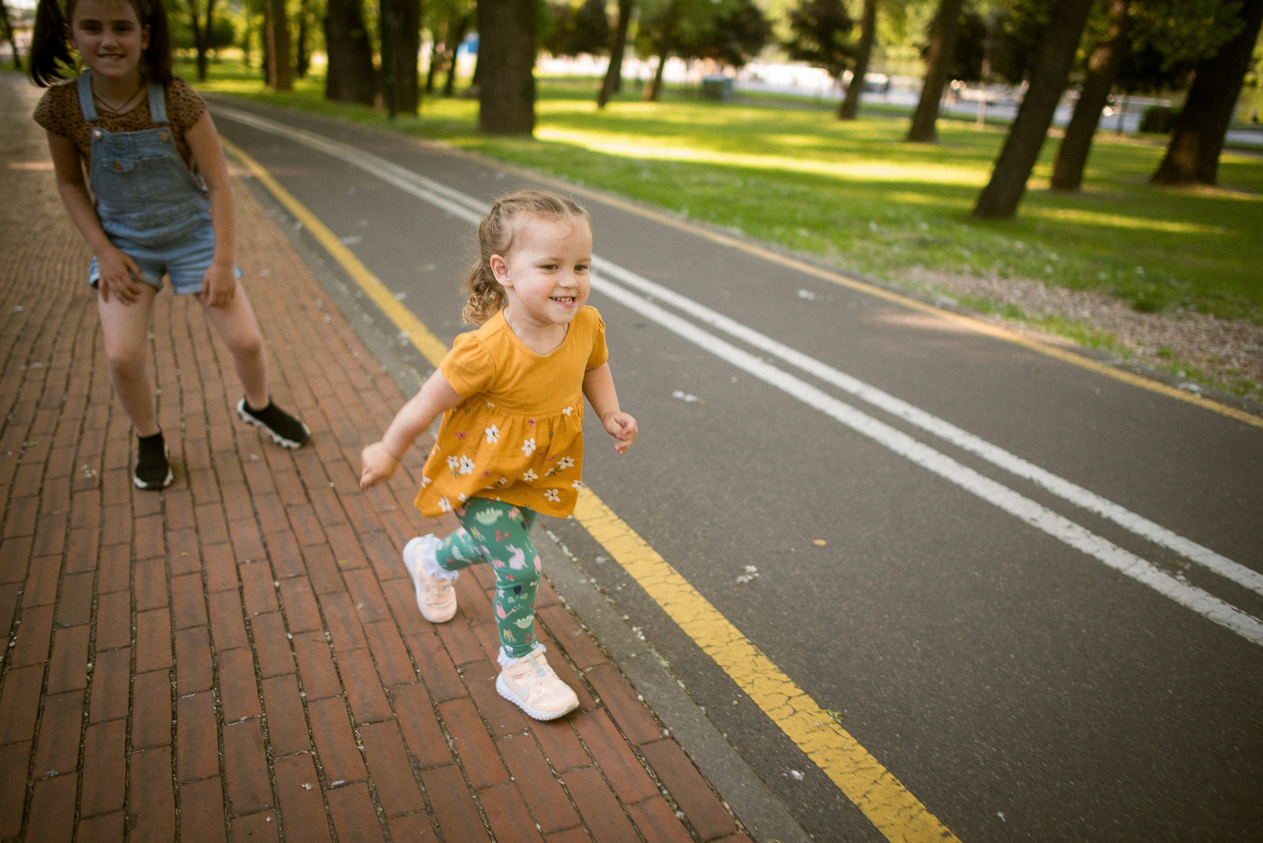 Park Family Walk. Documentary family photography in Barcelona and beyond
