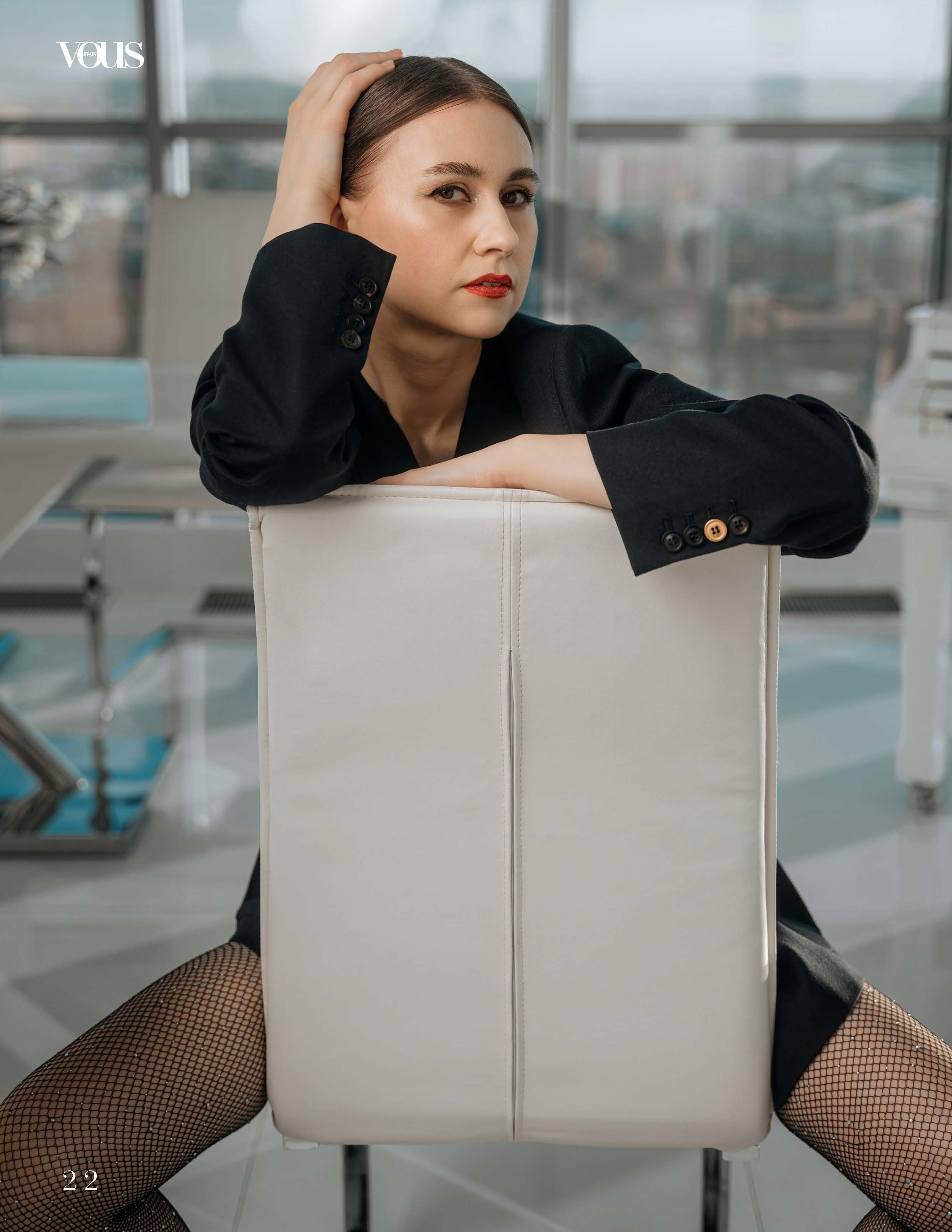 VOUS MAGAZINE Black in White. Портретный фотограф в Санкт-Петербурге Дмитриева Наталия