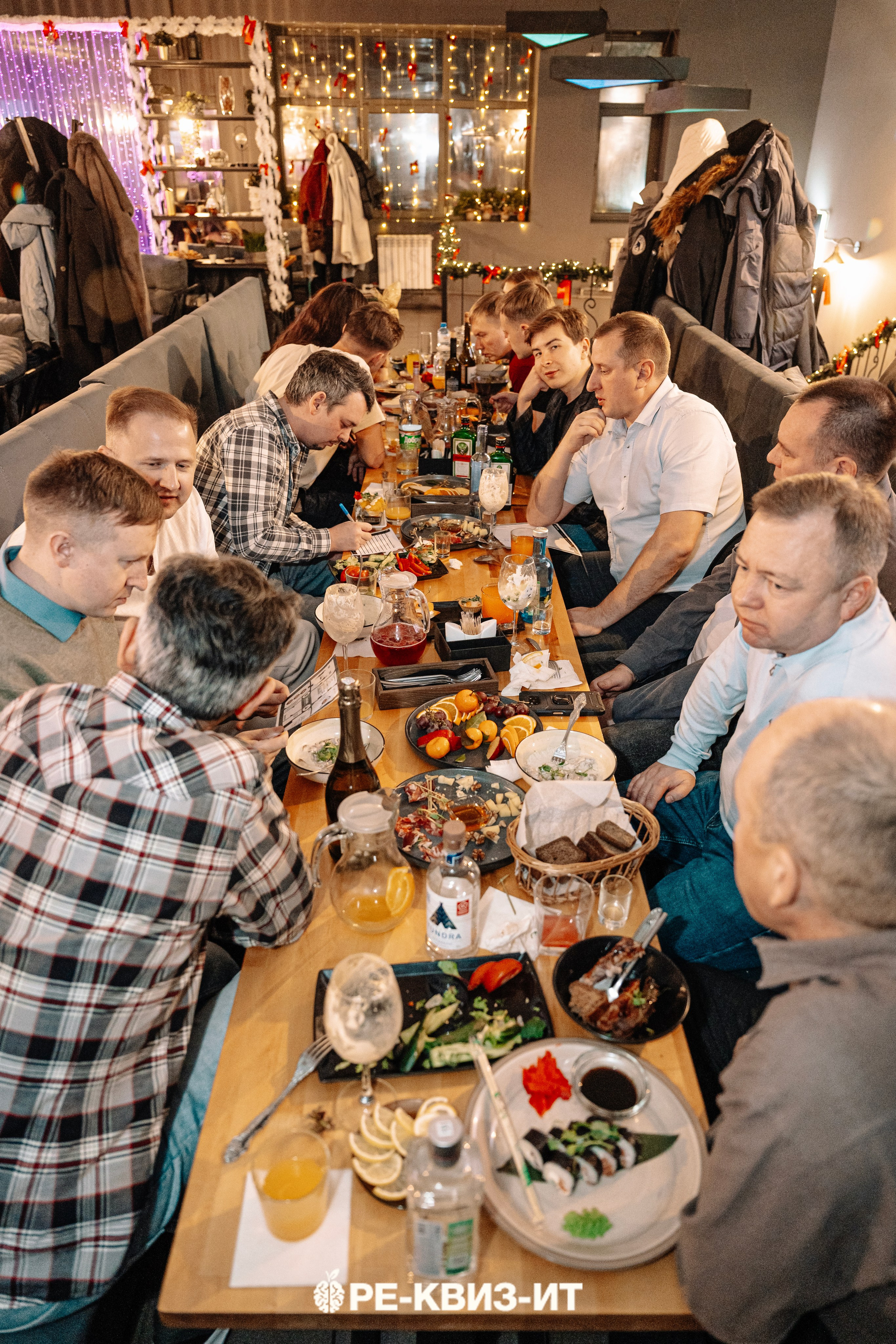 Реквизит — квиз в Зеленодольске и Волжске ZR cafe. Свадебный фотограф в Казани, и Зеленодольске Радик Мухаметов