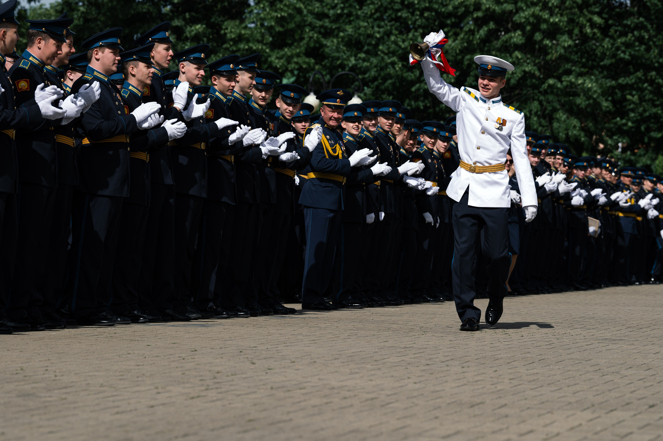 Последний звонок. Краснодарское Кадетское училище. Профессиональная фотосессия в Краснодаре | Фотограф Денис Труфанов