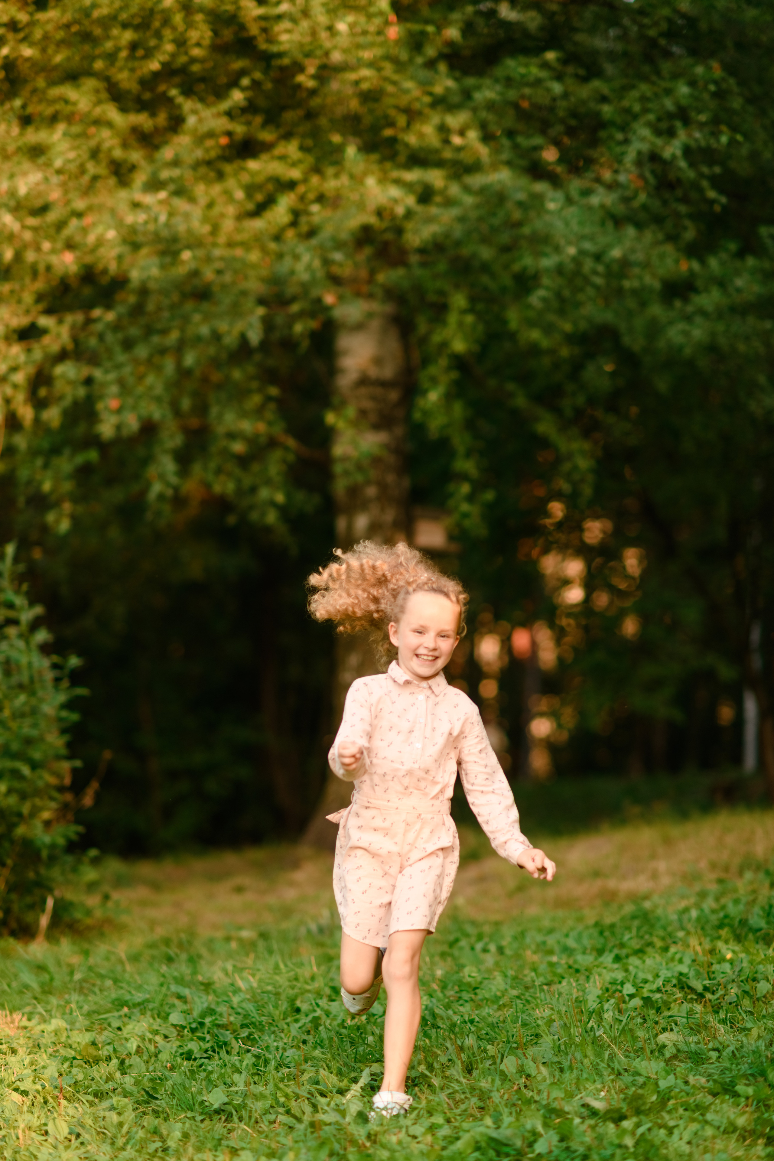 Фотосессия на природе для Кати и Сонечки. Свадебный и семейный фотограф в Санкт-Петербурге Олеся Еремеева