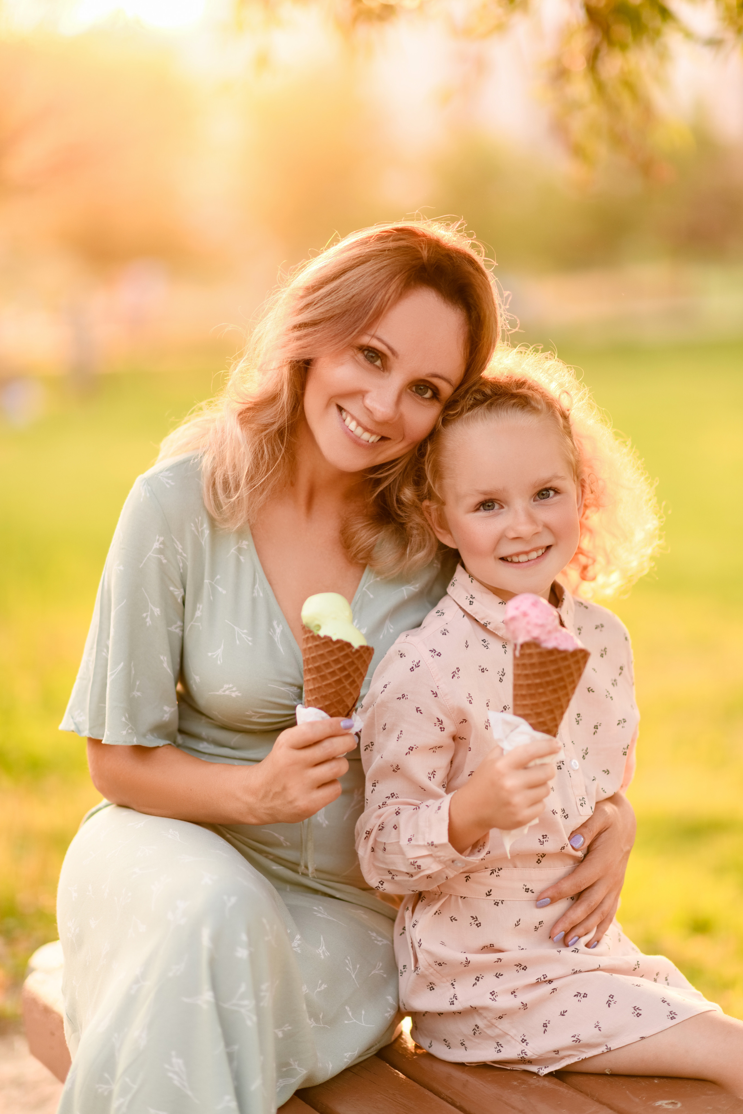 Фотосессия на природе для Кати и Сонечки. Свадебный и семейный фотограф в Санкт-Петербурге Олеся Еремеева