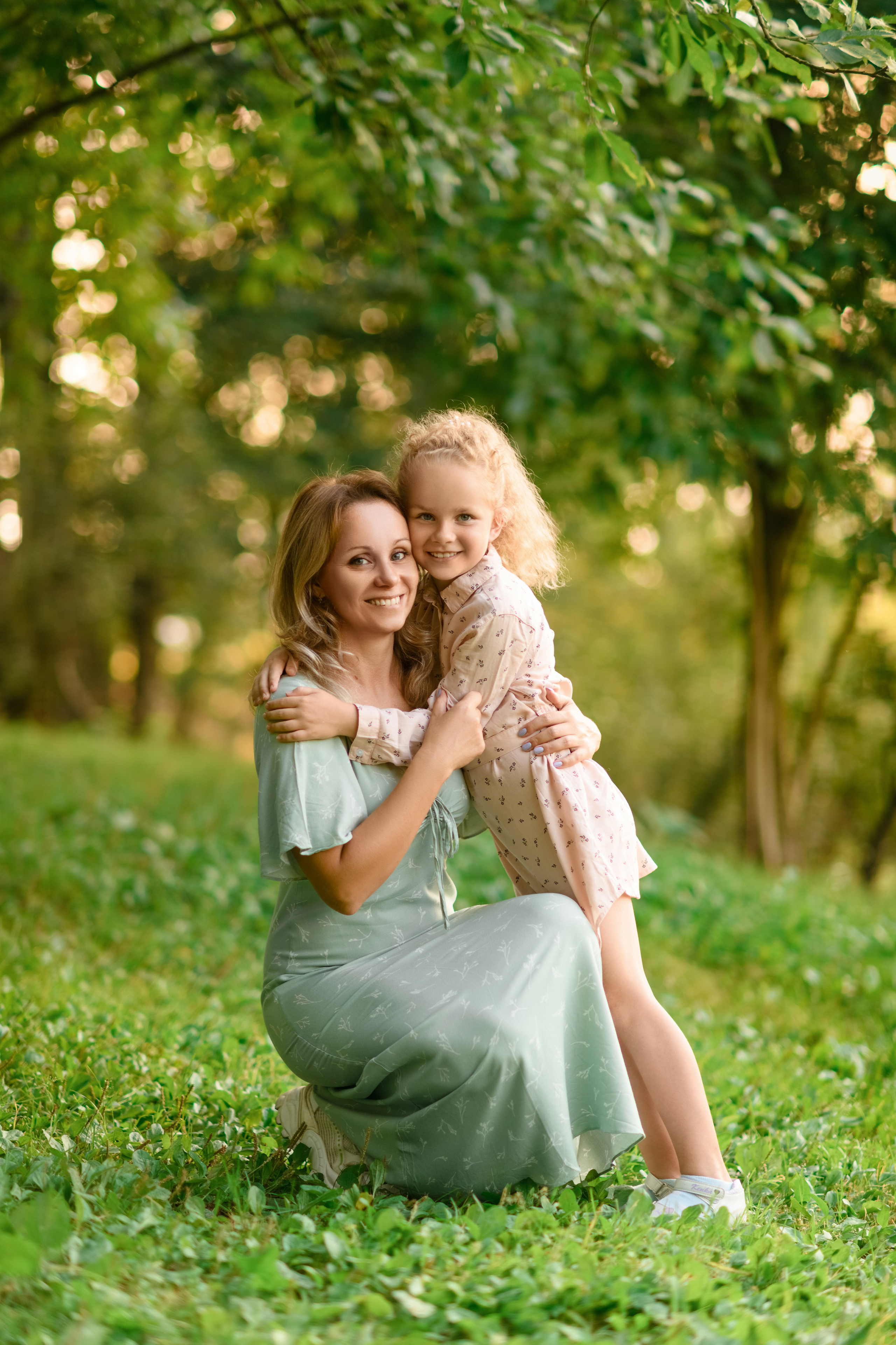 Фотосессия на природе для Кати и Сонечки. Свадебный и семейный фотограф в Санкт-Петербурге Олеся Еремеева