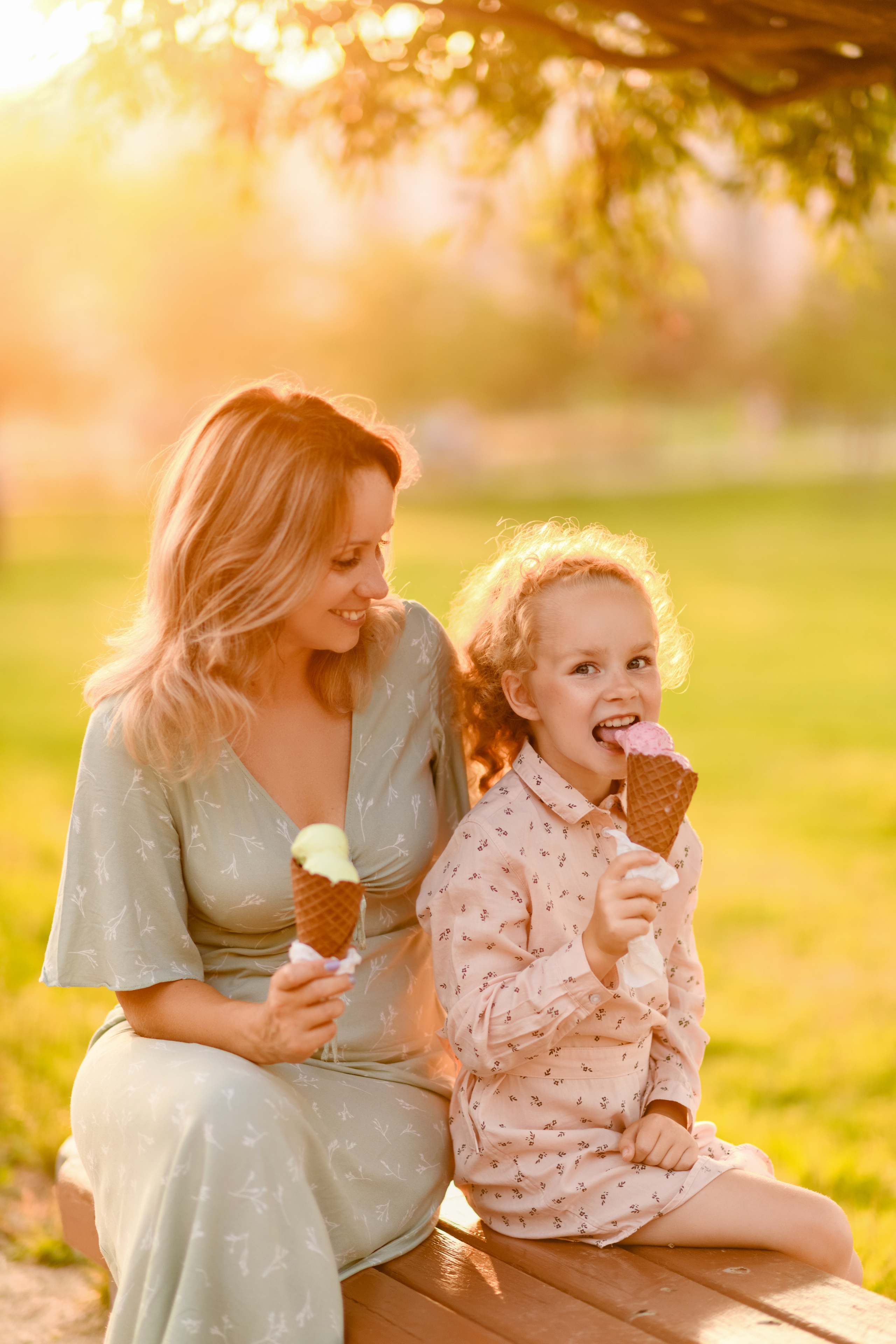 Фотосессия на природе для Кати и Сонечки. Свадебный и семейный фотограф в Санкт-Петербурге Олеся Еремеева