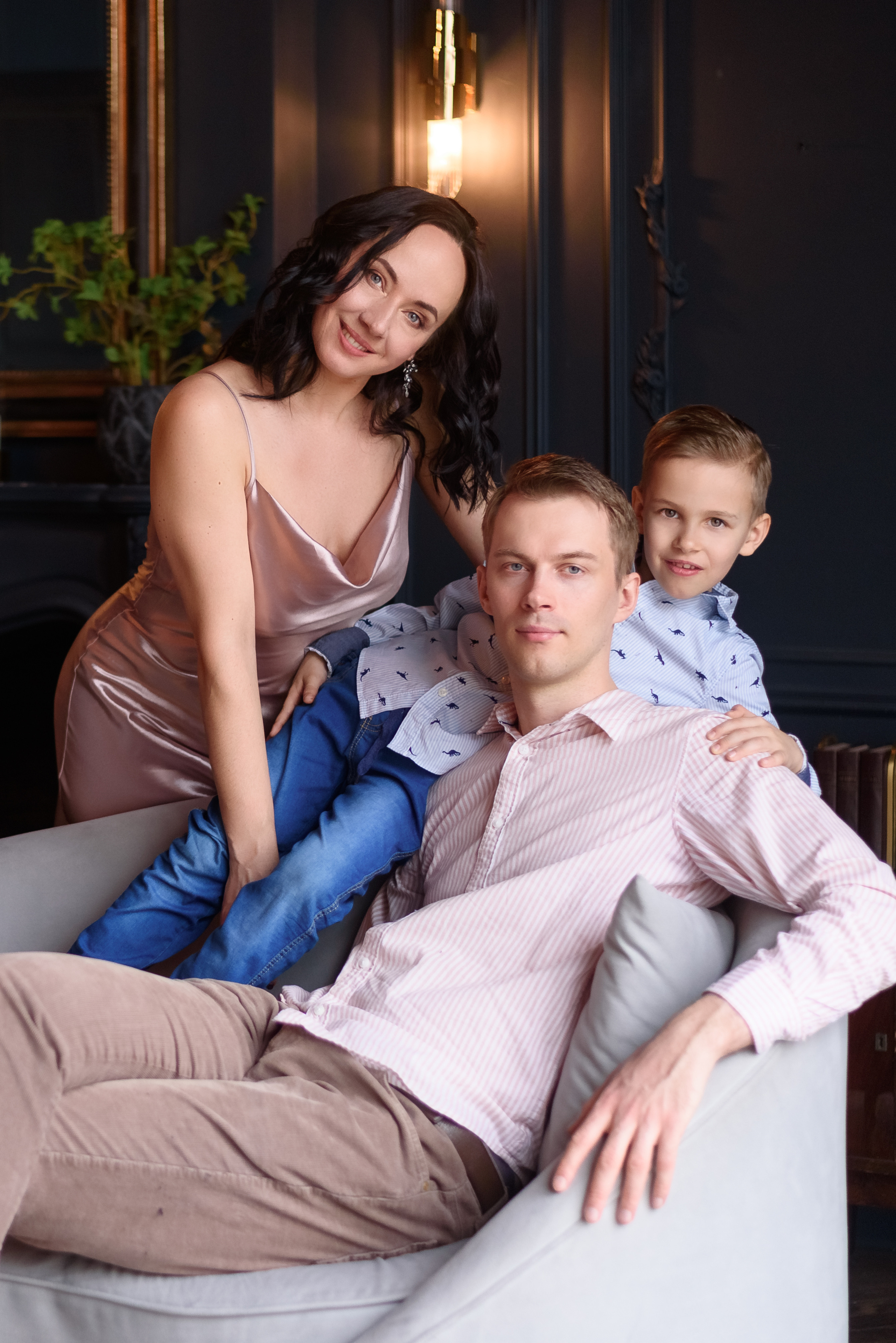 Семейные фотосессии в студии и дома. Свадебный и семейный фотограф в Санкт-Петербурге Олеся Еремеева