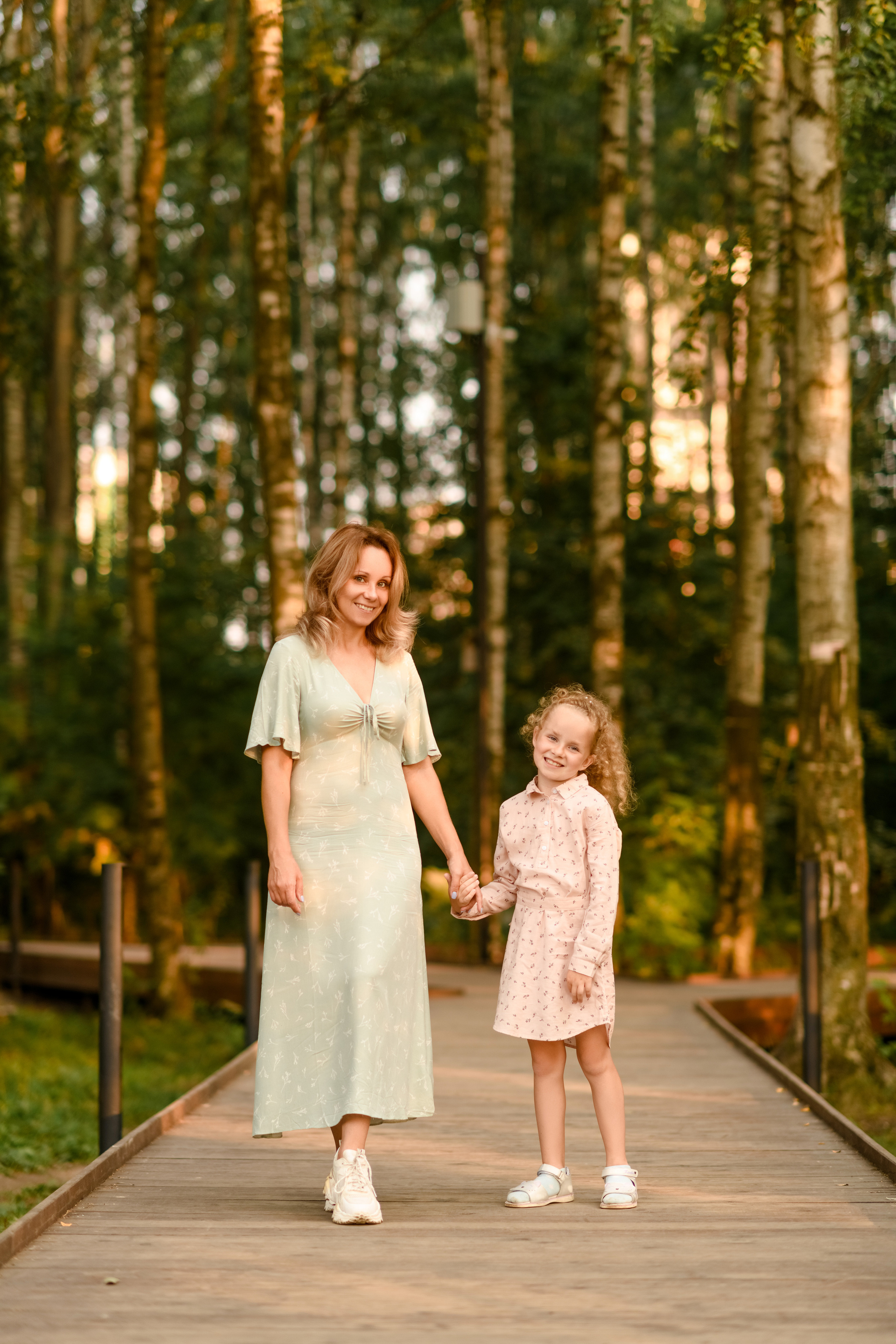 Фотосессия на природе для Кати и Сонечки. Свадебный и семейный фотограф в Санкт-Петербурге Олеся Еремеева