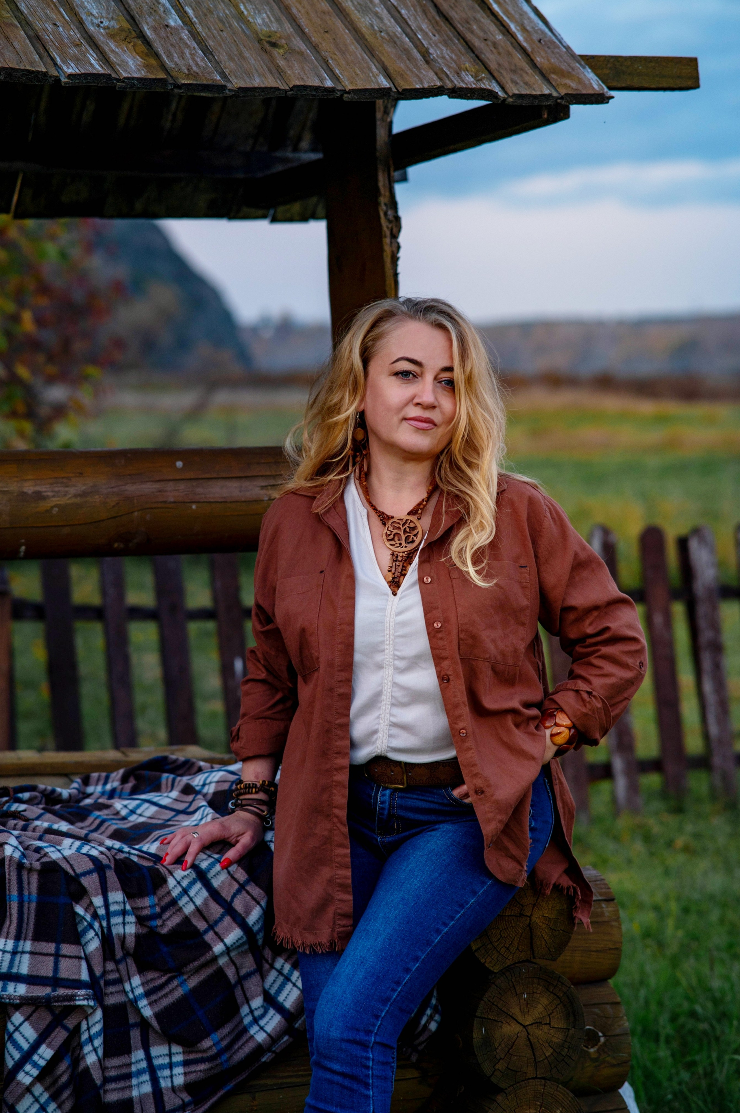 Юлия в осенней природе. Семейный и свадебный фотограф в Абакане Юлия Су