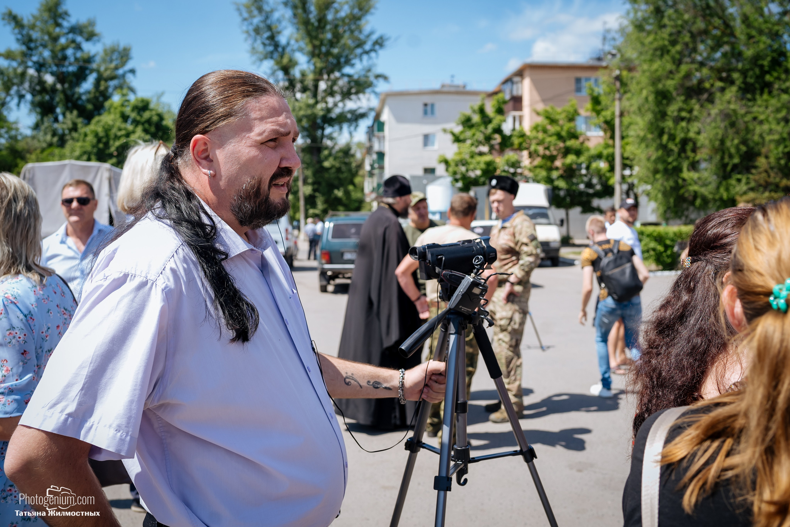 8 июня «Патриоты из Курска» сбор гуманитарной помощи у кинотеатра «Родина». Фотограф Нижний Новгород Татьяна Кейод