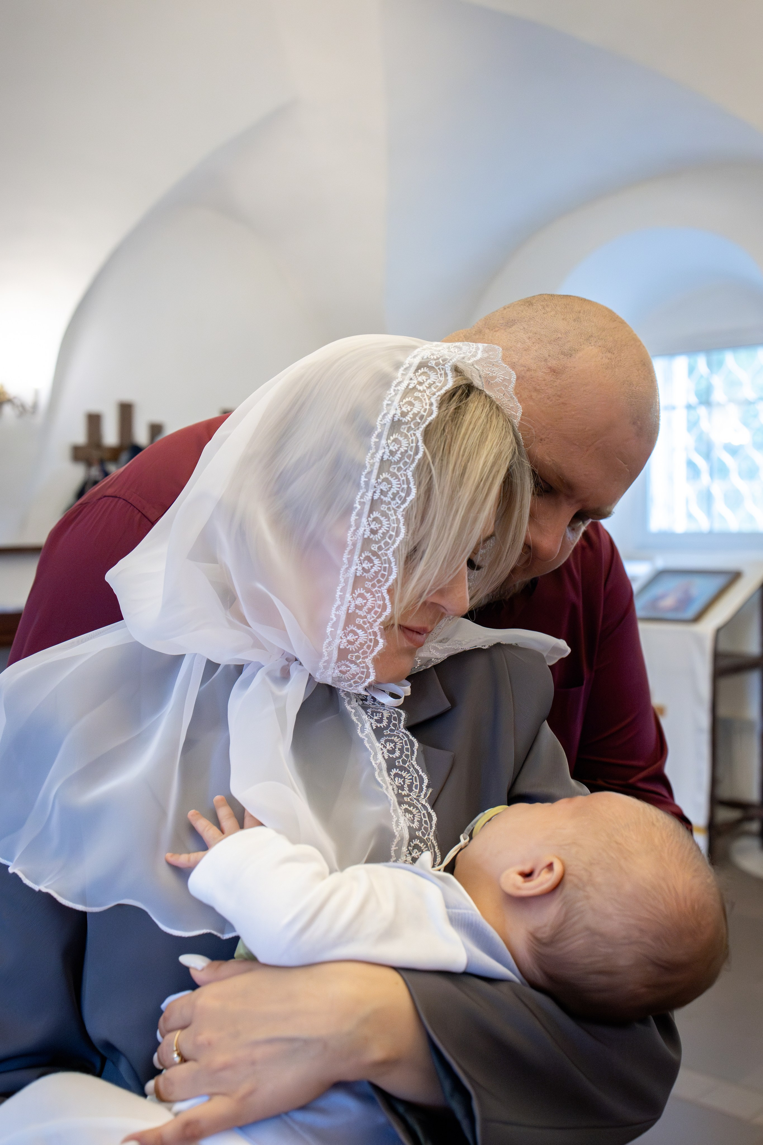 Таинство Крещения малыша в храме Воскресения Христова, с. Трубино (Калужская обл.). Надежда Стар семейный и церковный фотограф в Жукове и Калужской области