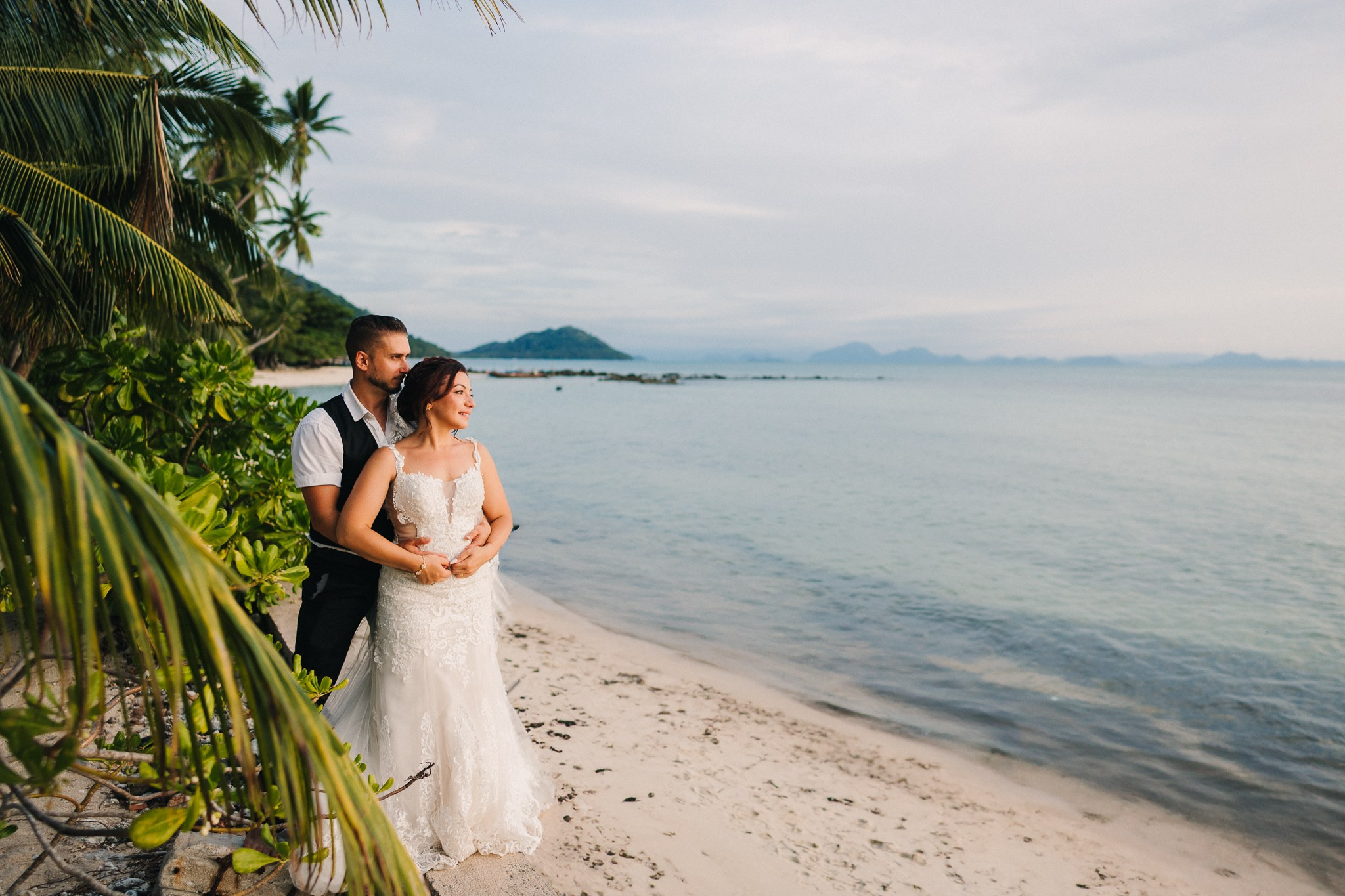 Escape Wedding with Kids on Koh Samui Beach, Thailand