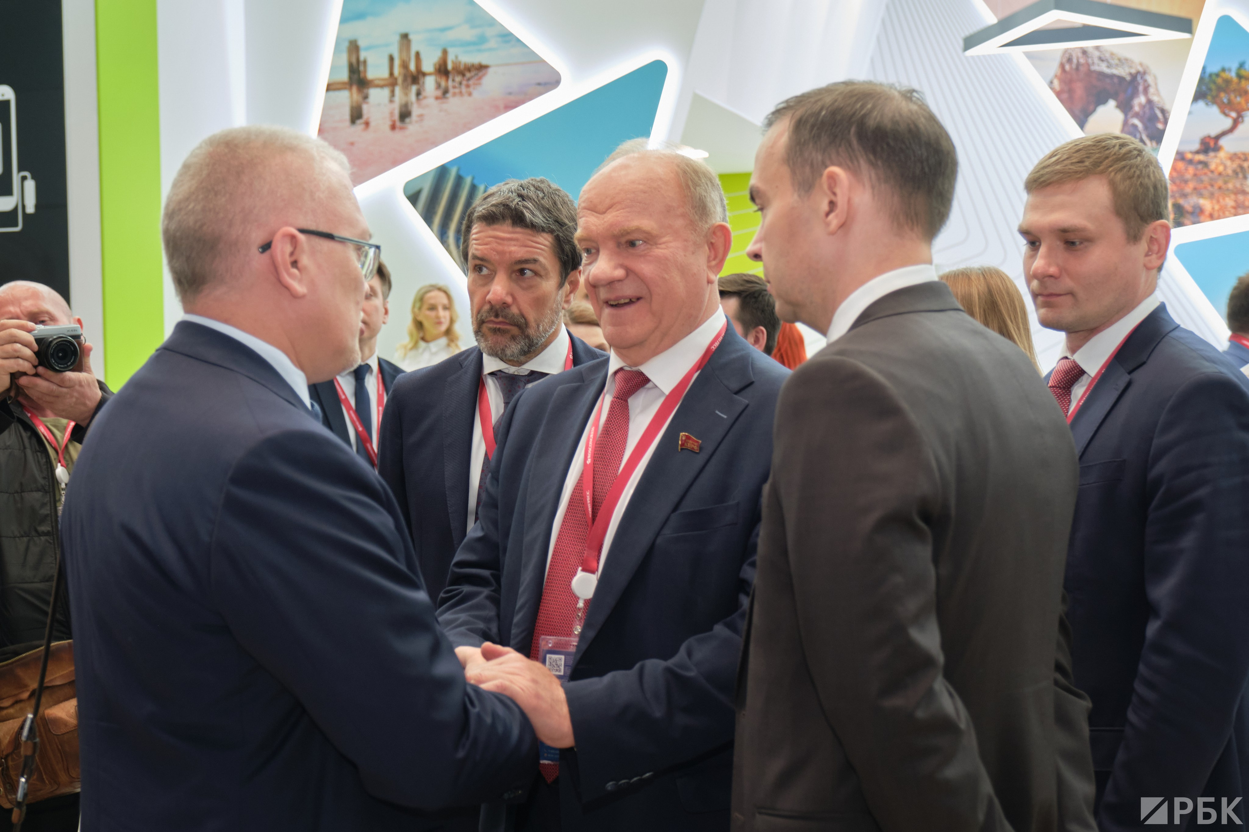 ПМЭФ 2022. Люди и атмосфера. Профессиональный фотограф в Москве Павел Жданов