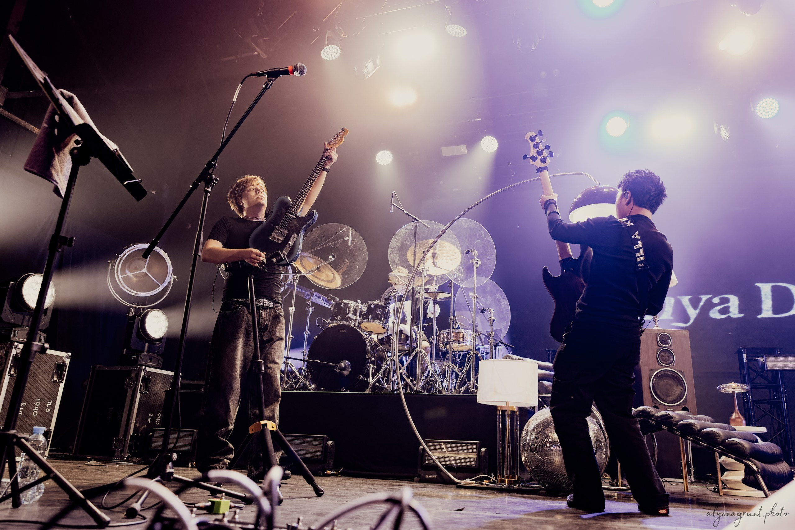 Ваня Дмитриенко, фоторепортаж СПб, A2, 23.10.2025. Алена Адрианова: фотограф в Санкт-Петербурге