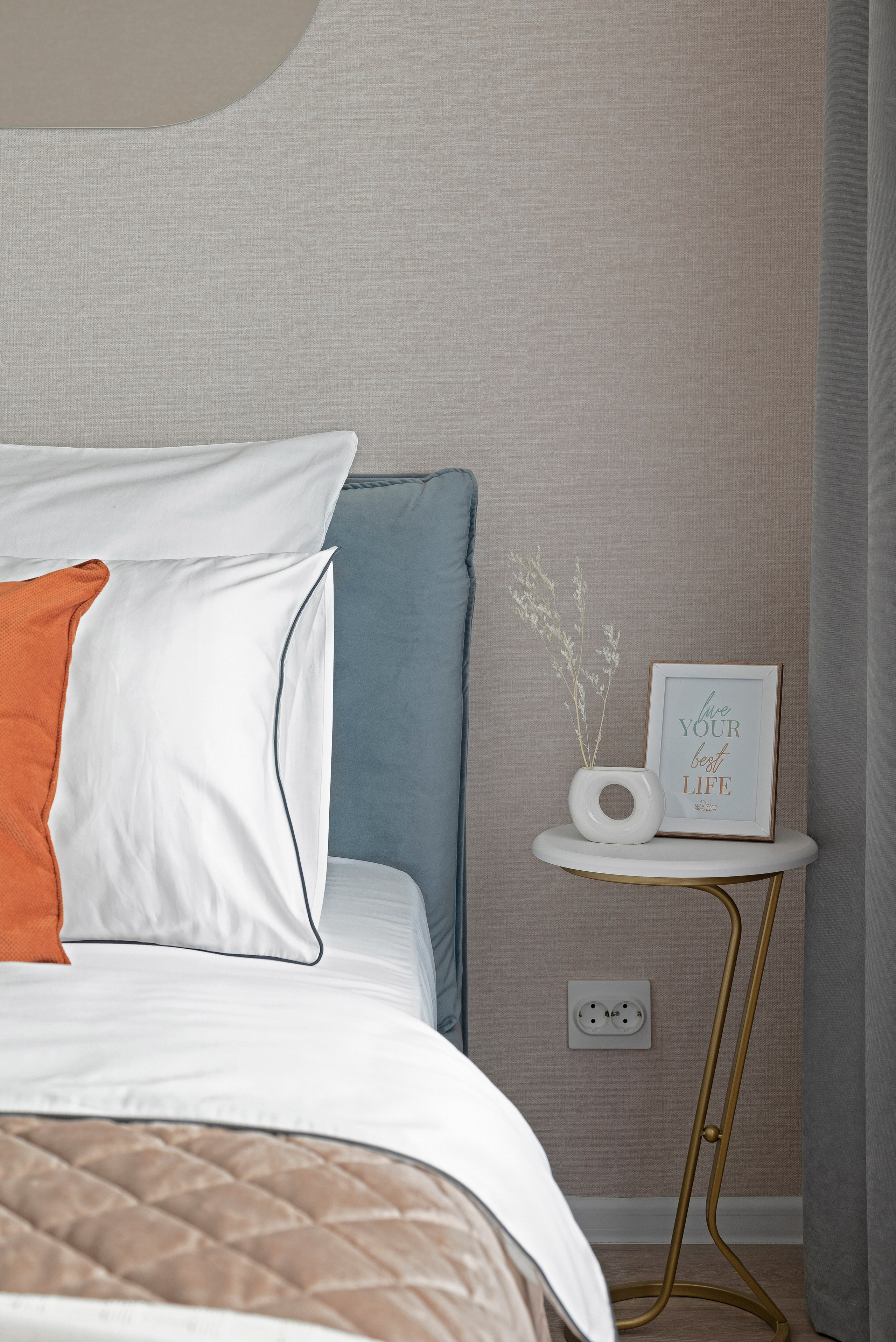 Любоград. Главная