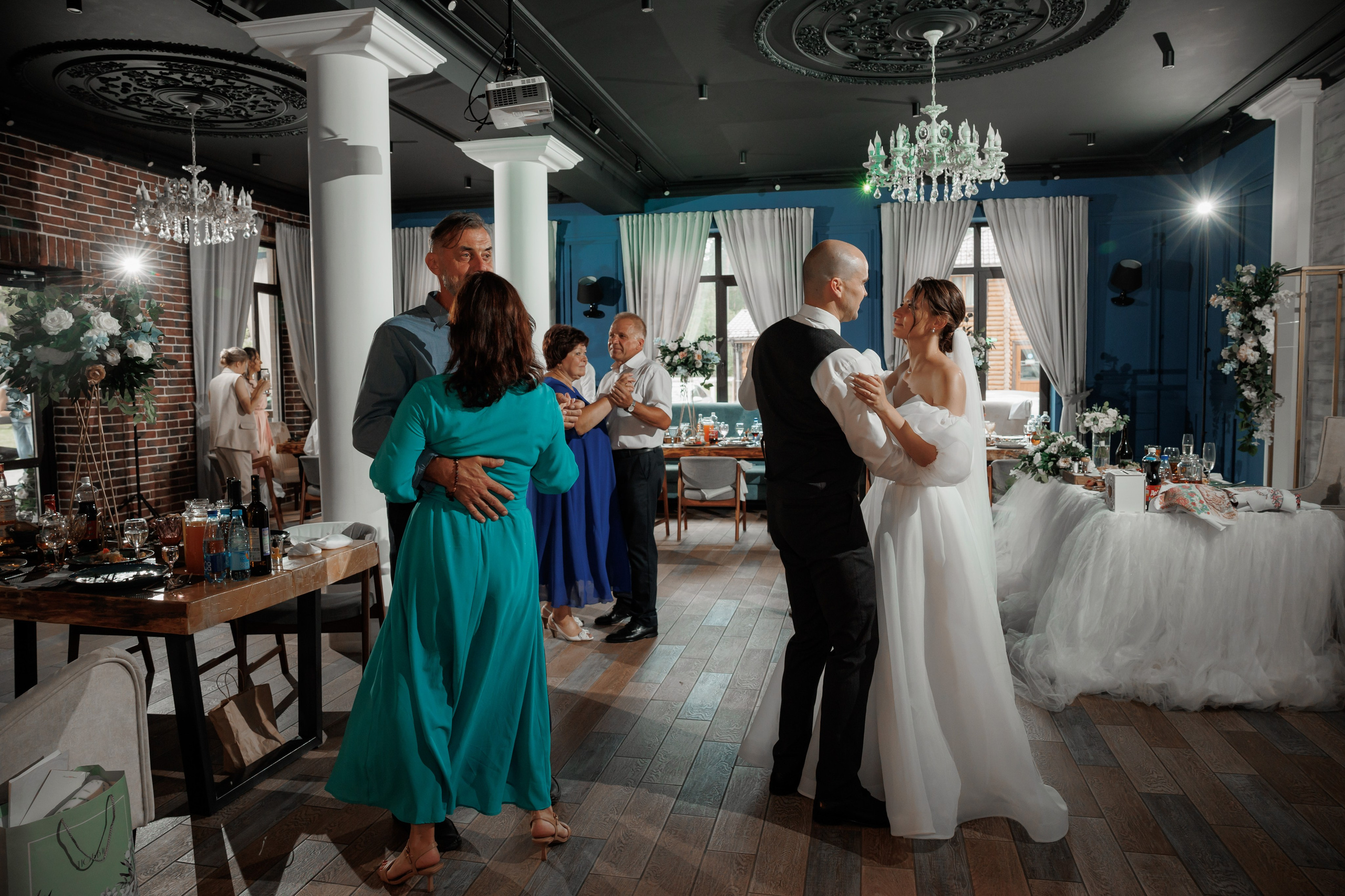 Полина и Дмитрий, загородный клуб «Барин», ЗАГС в г. Пушкино. Свадебный и репортажный фотограф (Москва, Королев и другие)