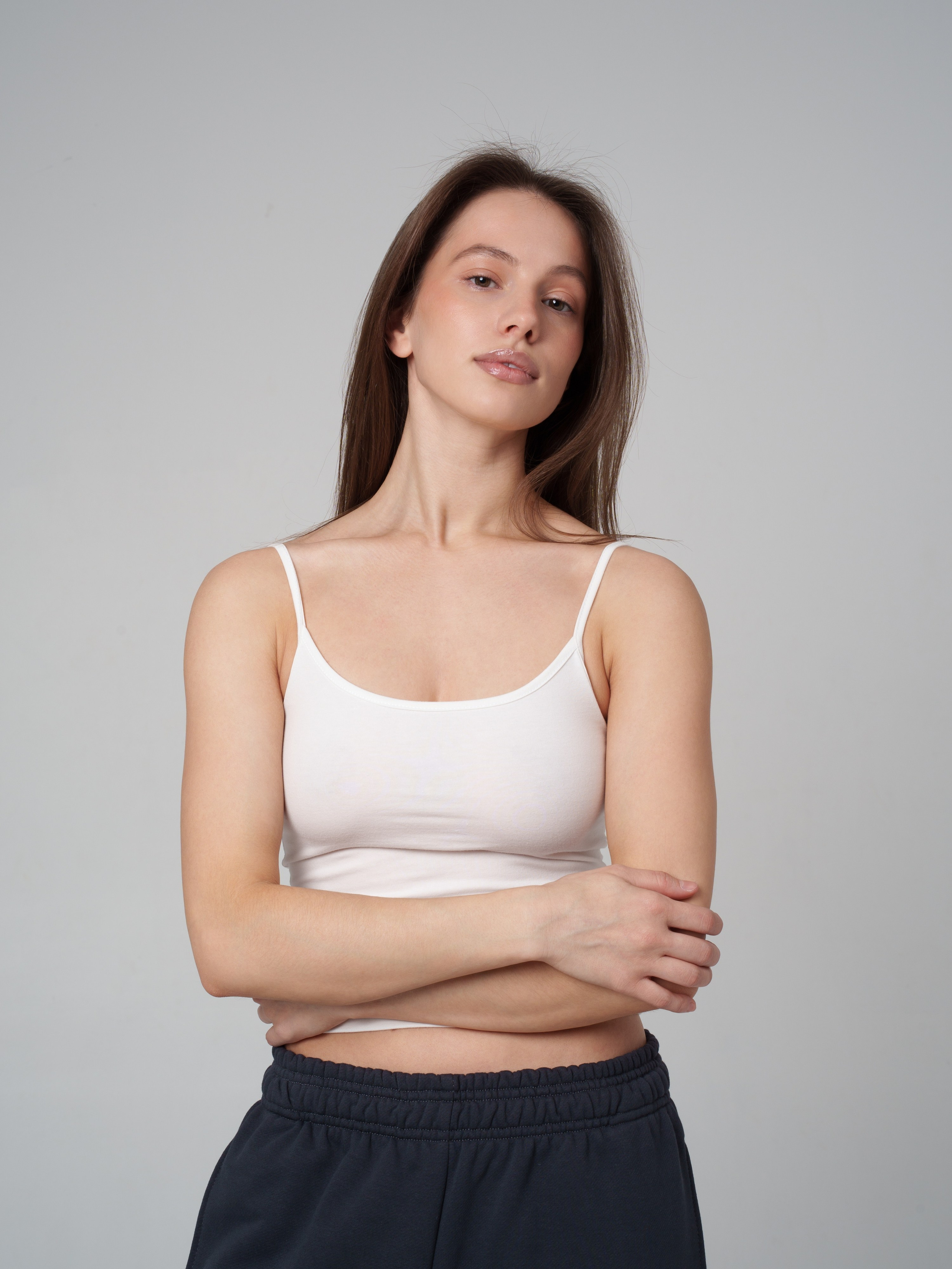 Топы на сером фоне. Иван Упоров — фотограф, рилсмейкер чебоксары