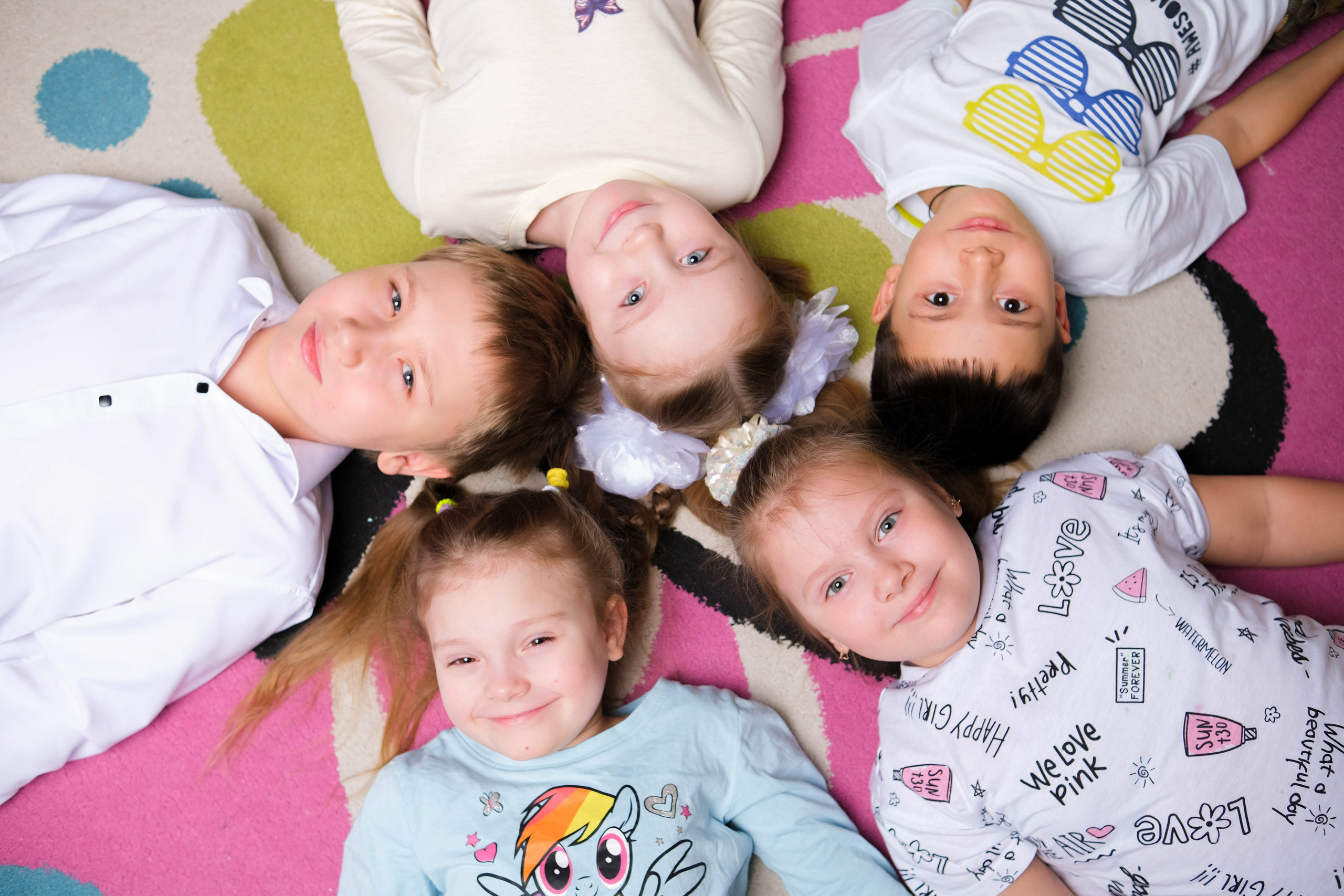 Групповые и общие фотографии. Оживающие выпускные альбомы в Москве и Московской области