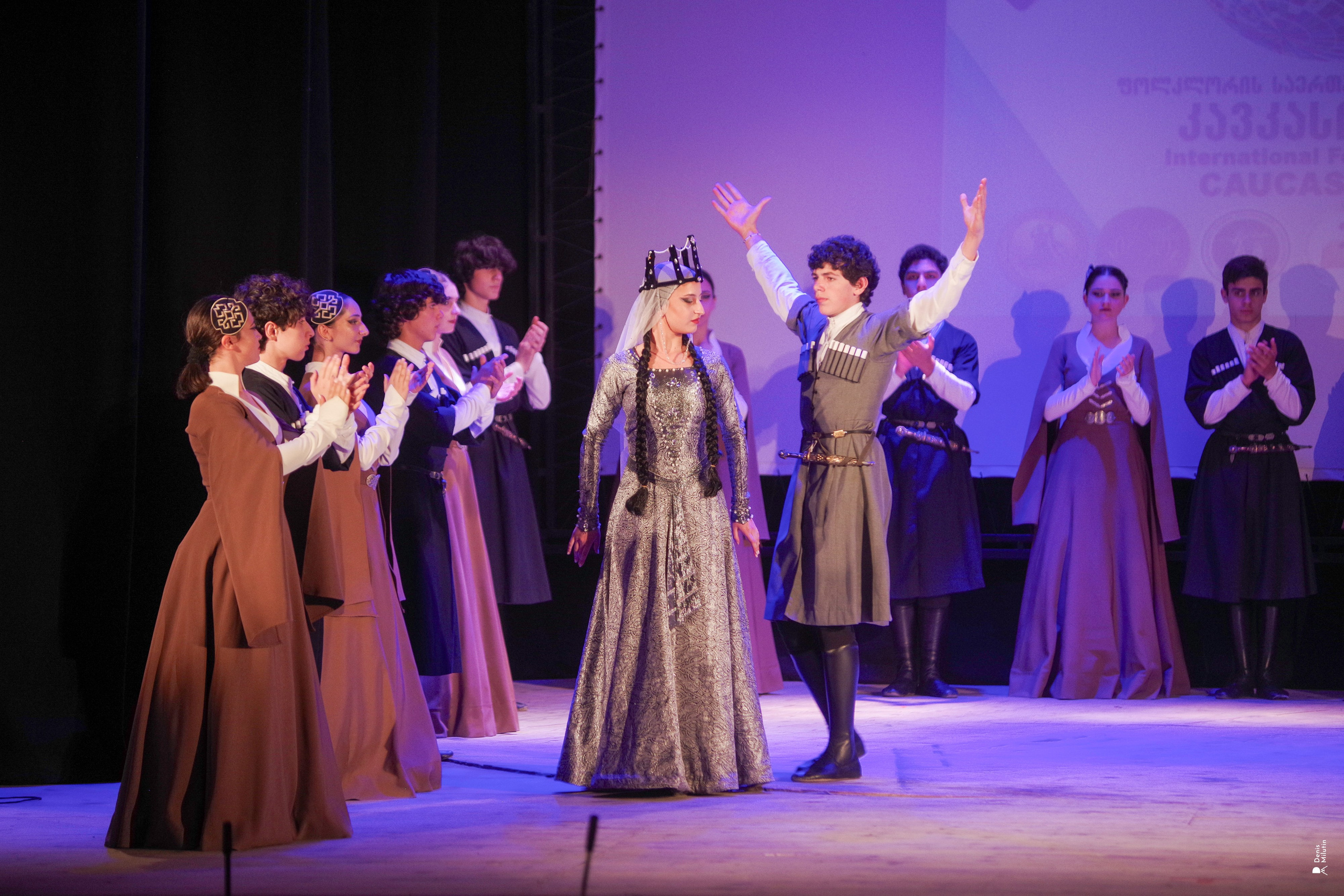 Танцы в прекрасном Они. Портретный фотограф Денис Милютин