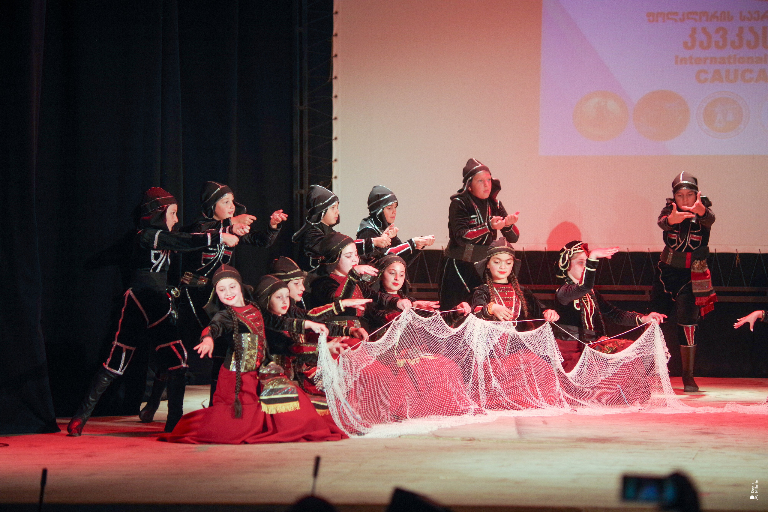 Танцы в прекрасном Они. Портретный фотограф Денис Милютин