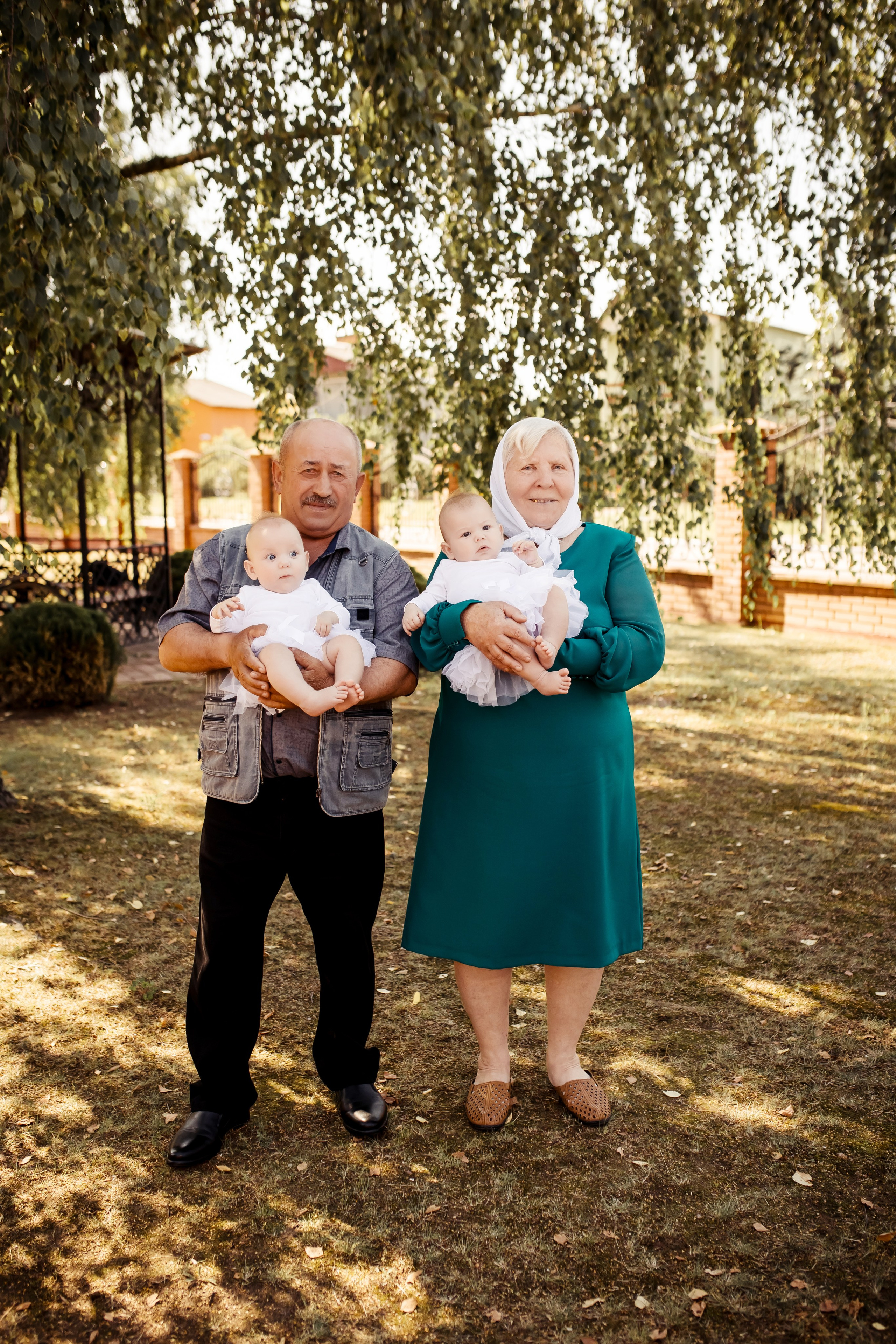 Крещение Милании и Эмилии