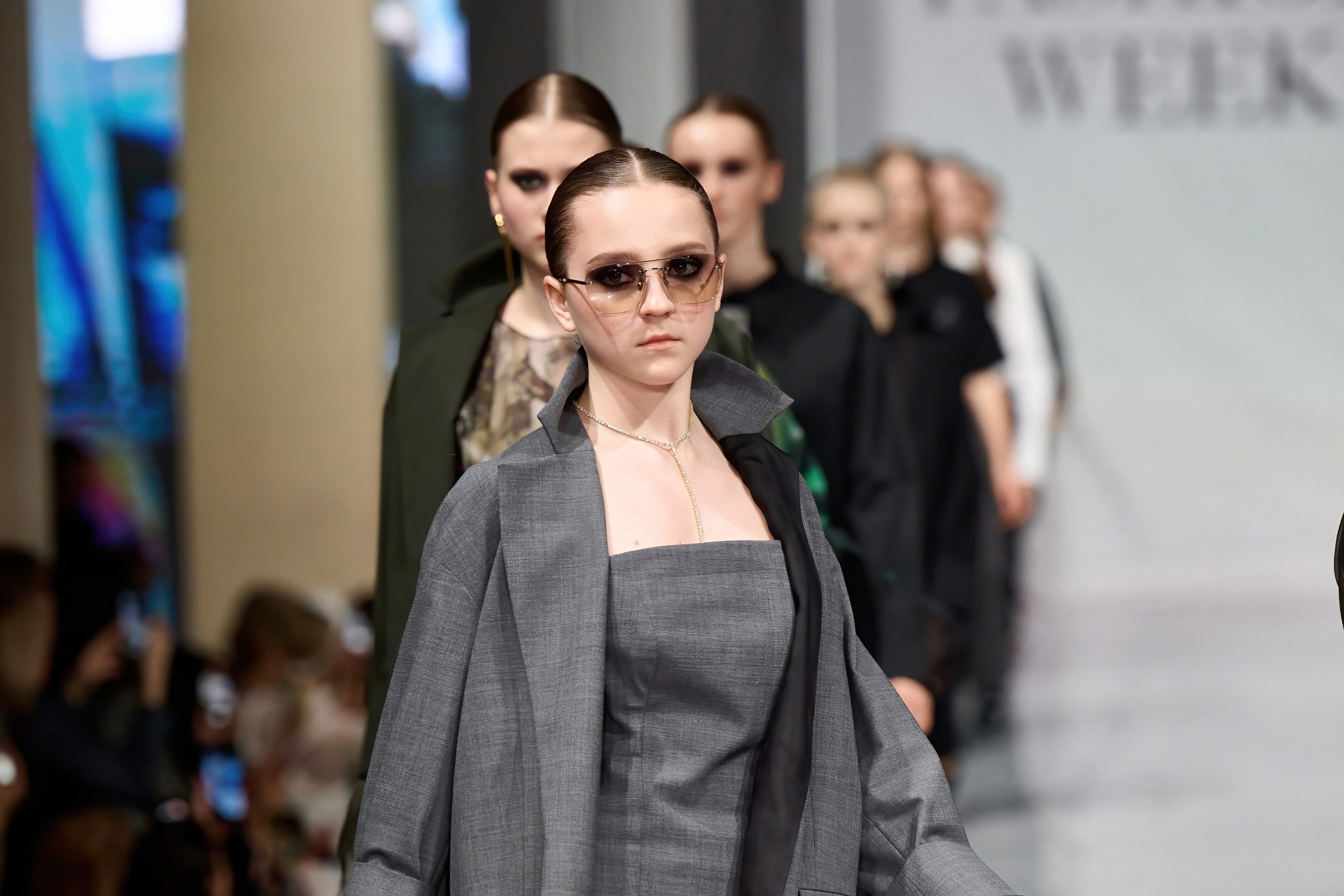 Gribova-Emotions. Estet Fashion Week. 2023. Дима Бабушкин. Фотограф. Подиум. Репортаж. Творчество. Дорого