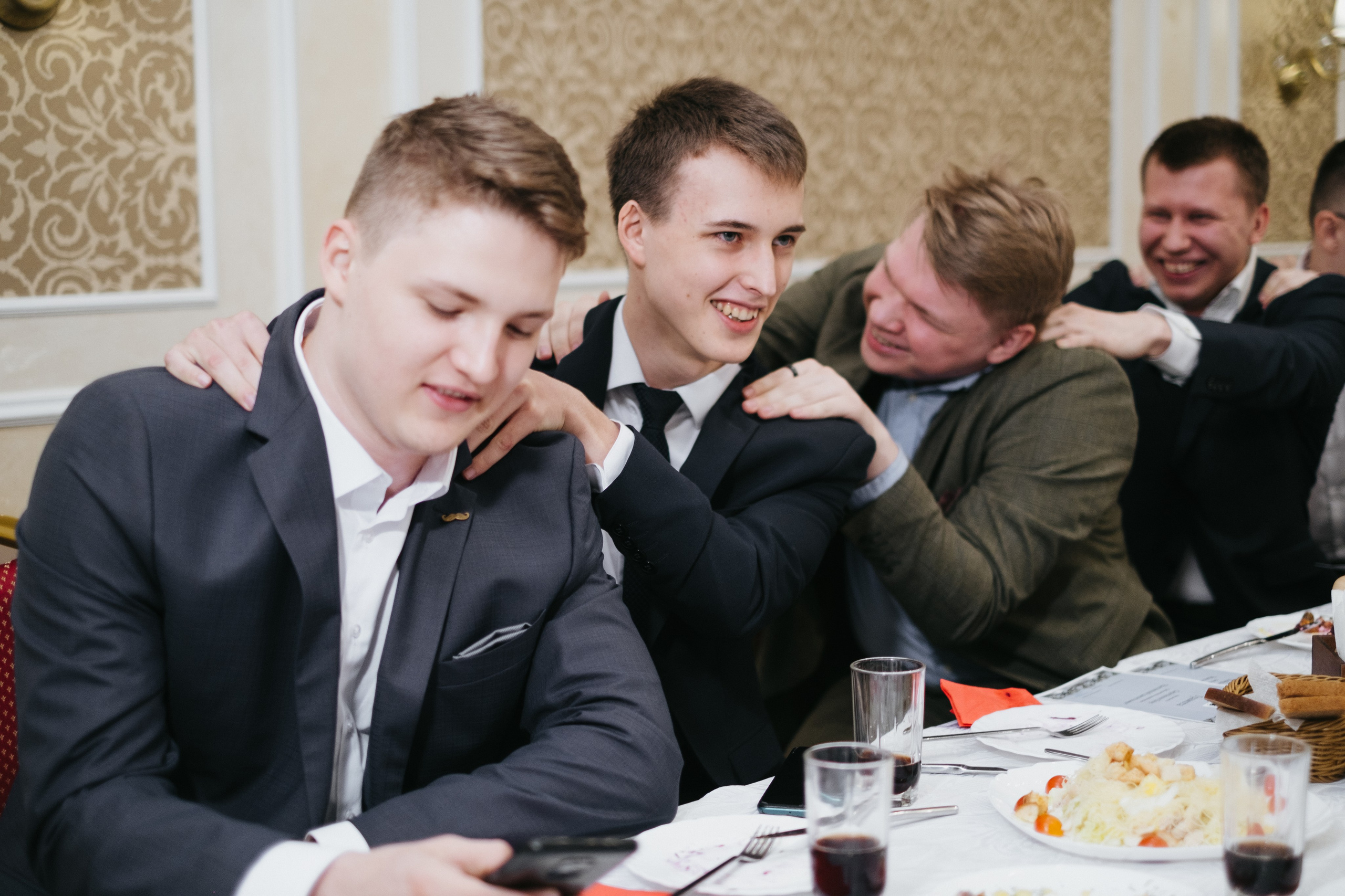 Выпускной 11 класс школы № 30. Свадебный и репортажной фотограф Денис Ожигин в Краснодаре и Краснодарском крае