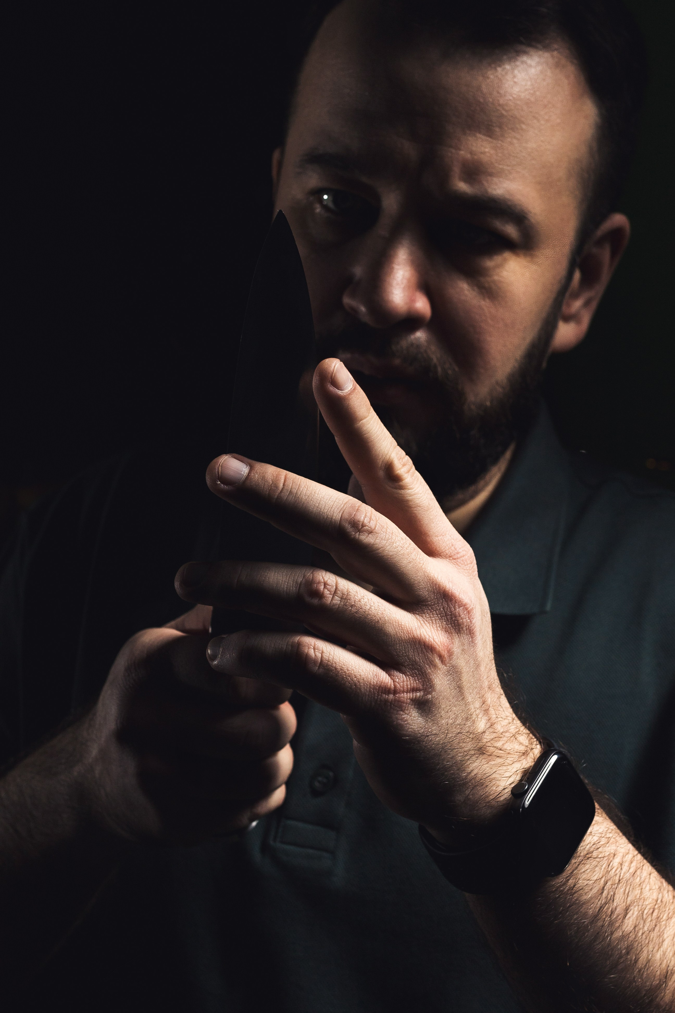 Мужской портрет  в низком ключе