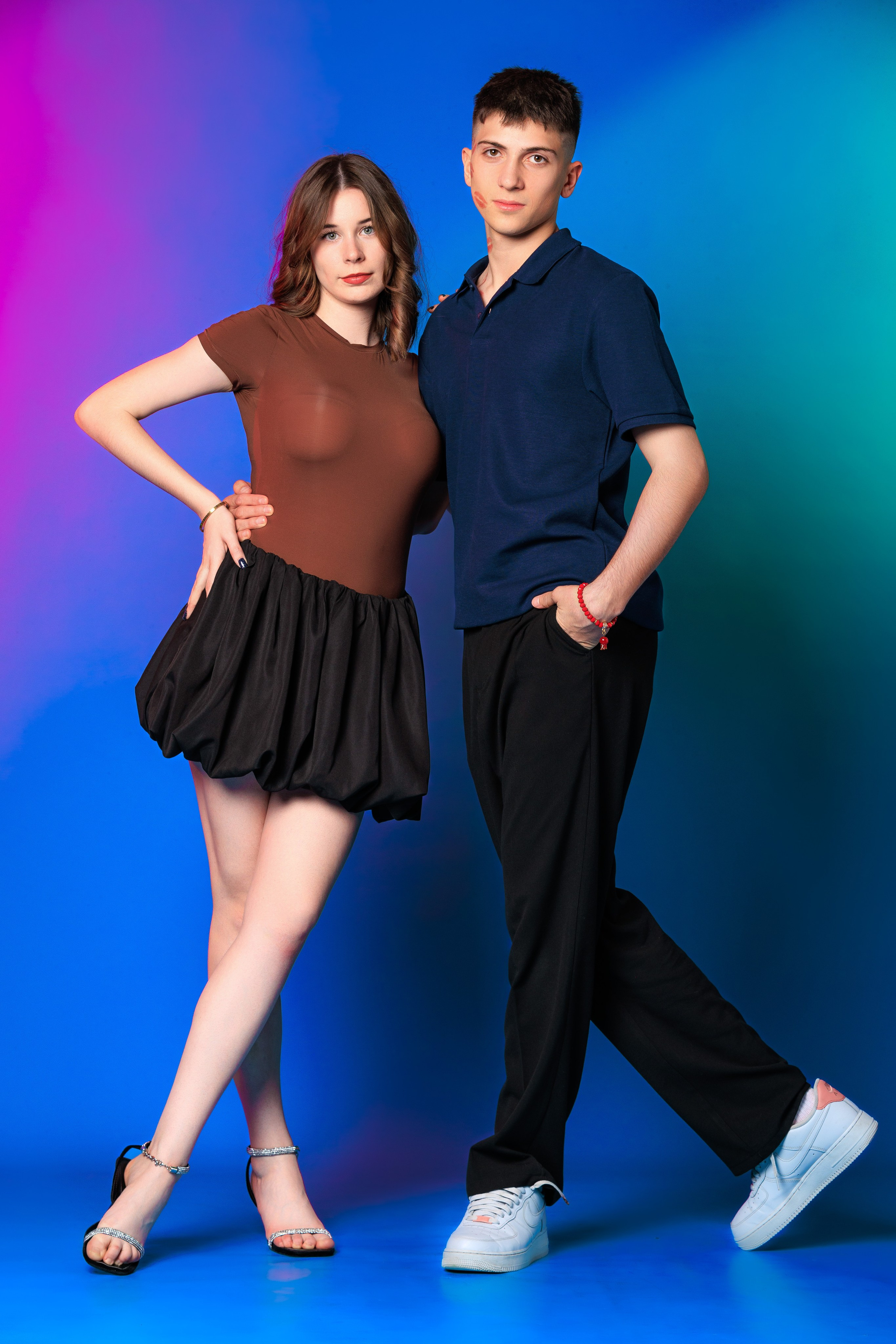 Смотреть фотки в фотостудии. Выпускные альбомы Геленджик, Новороссийск, Краснодар, Туапсе