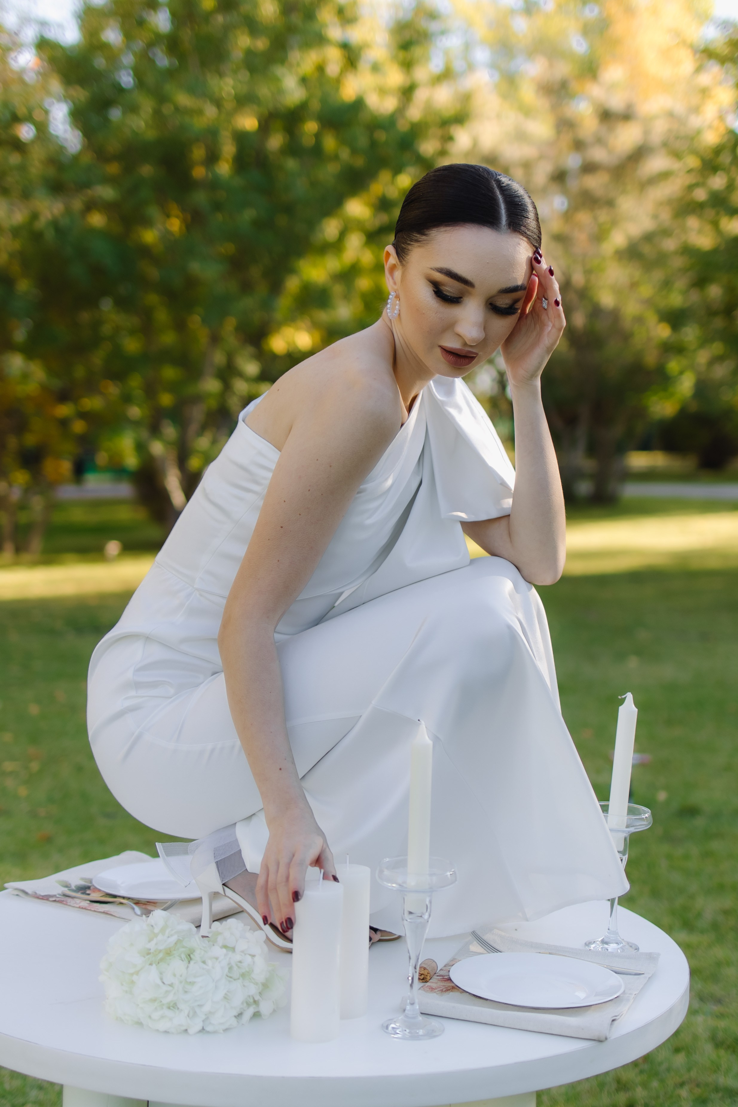 В зеленом саду. Shakhmanoff.kz