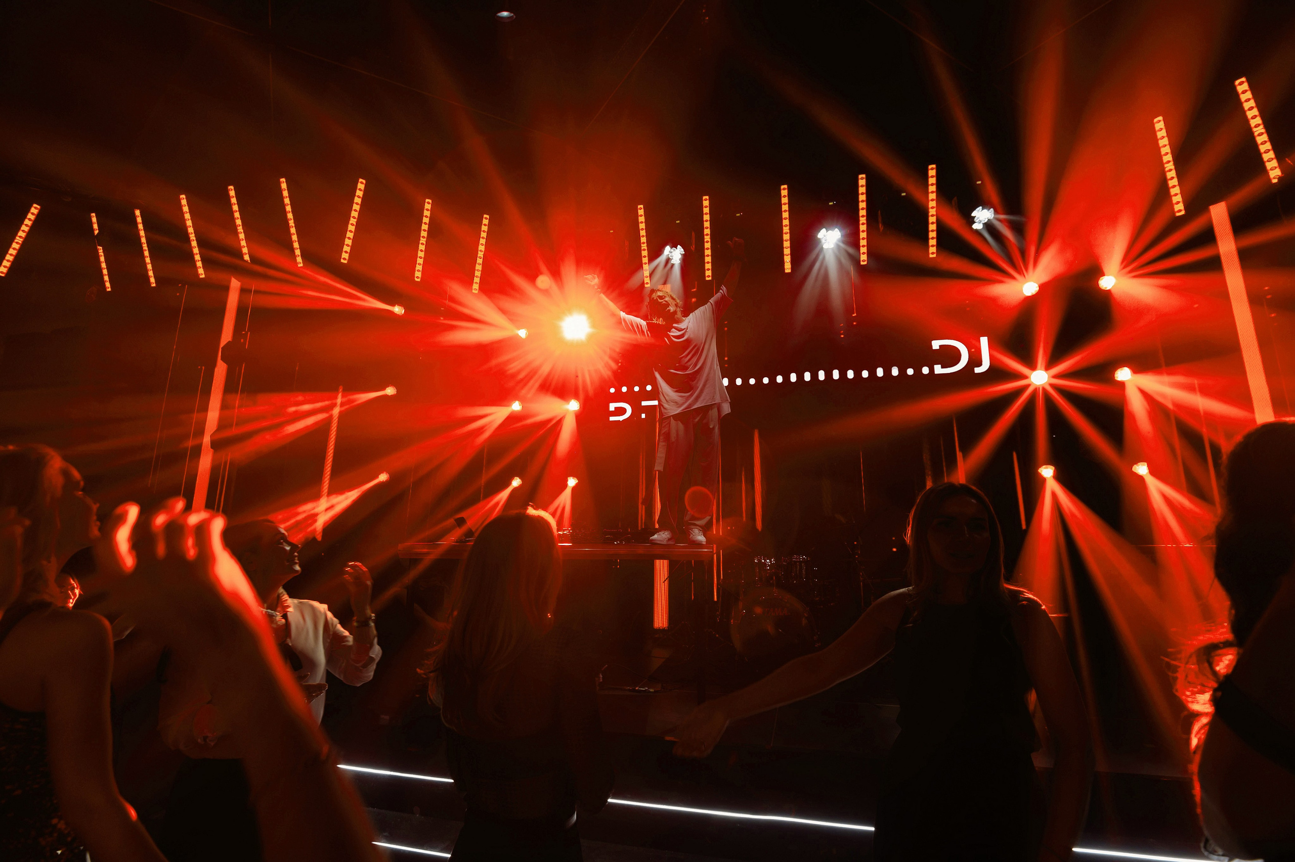 Свадебный день Романа и Анны в комплексе Пересвет Арена. Свадебный фотограф в Ростове Максимов Максим