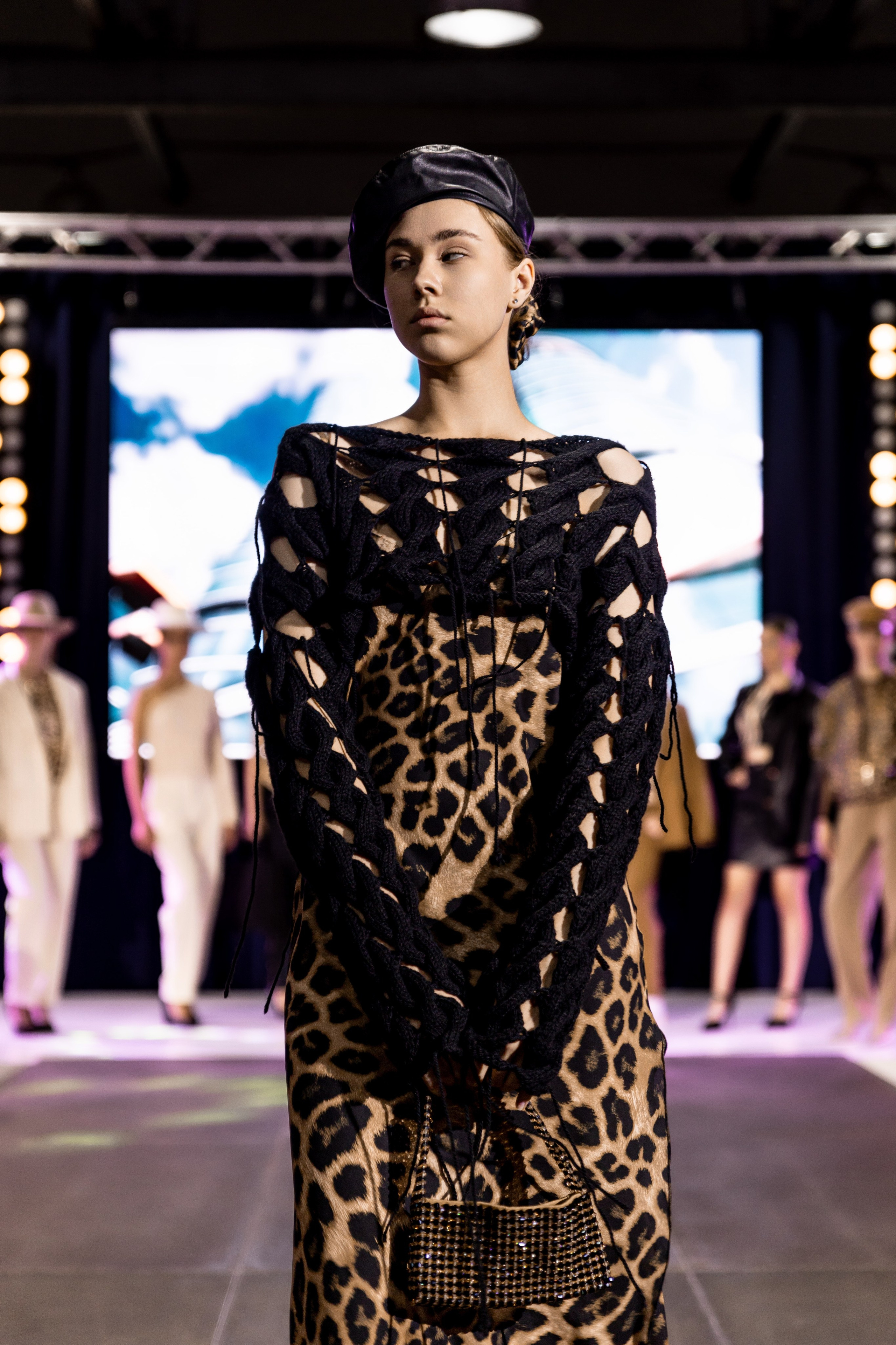 Модное шоу «Fashion V»